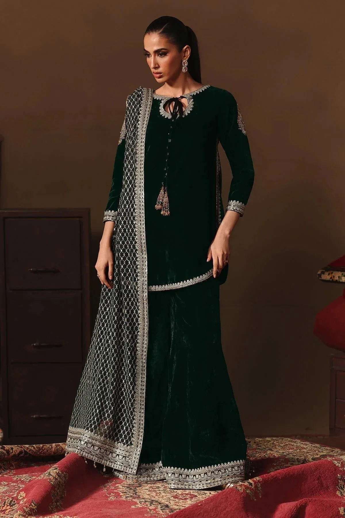 Charizma Zeel Velvet 25 Deep Green Velvet – view 2 – Poshaq