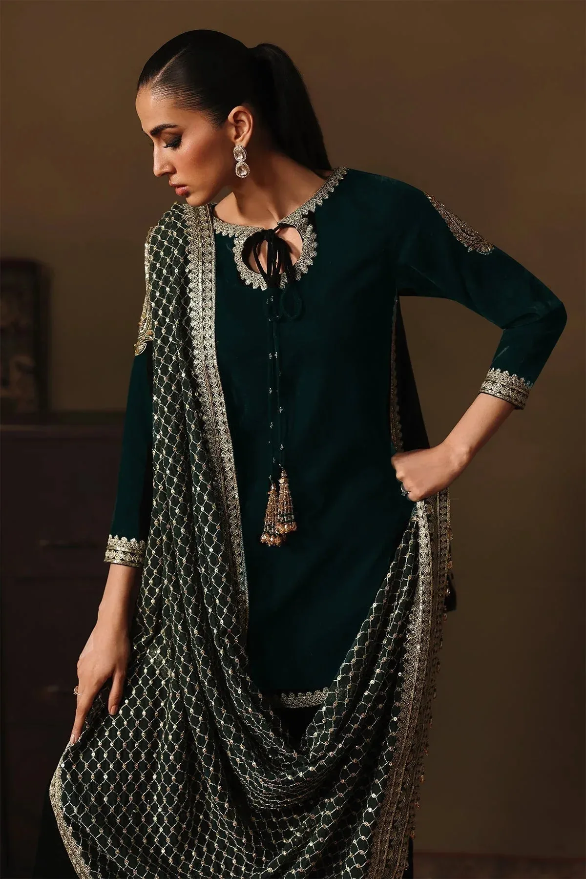 Charizma Zeel Velvet 25 Deep Green Velvet – view 3 – Poshaq