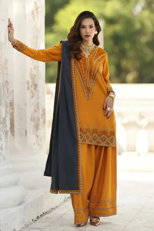 Charizma Signature Swiss 25 Orange tangerine Wool – view 1 – Poshaq