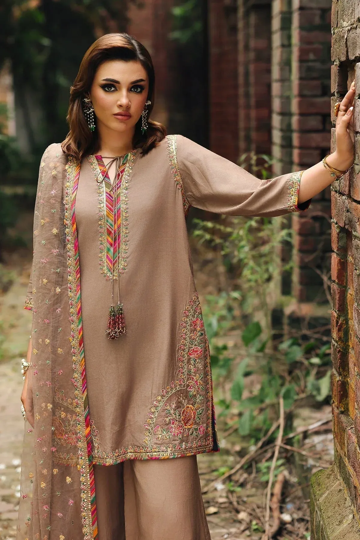Charizma Festive Pret Coffee Raw Silk – view 4 – Poshaq
