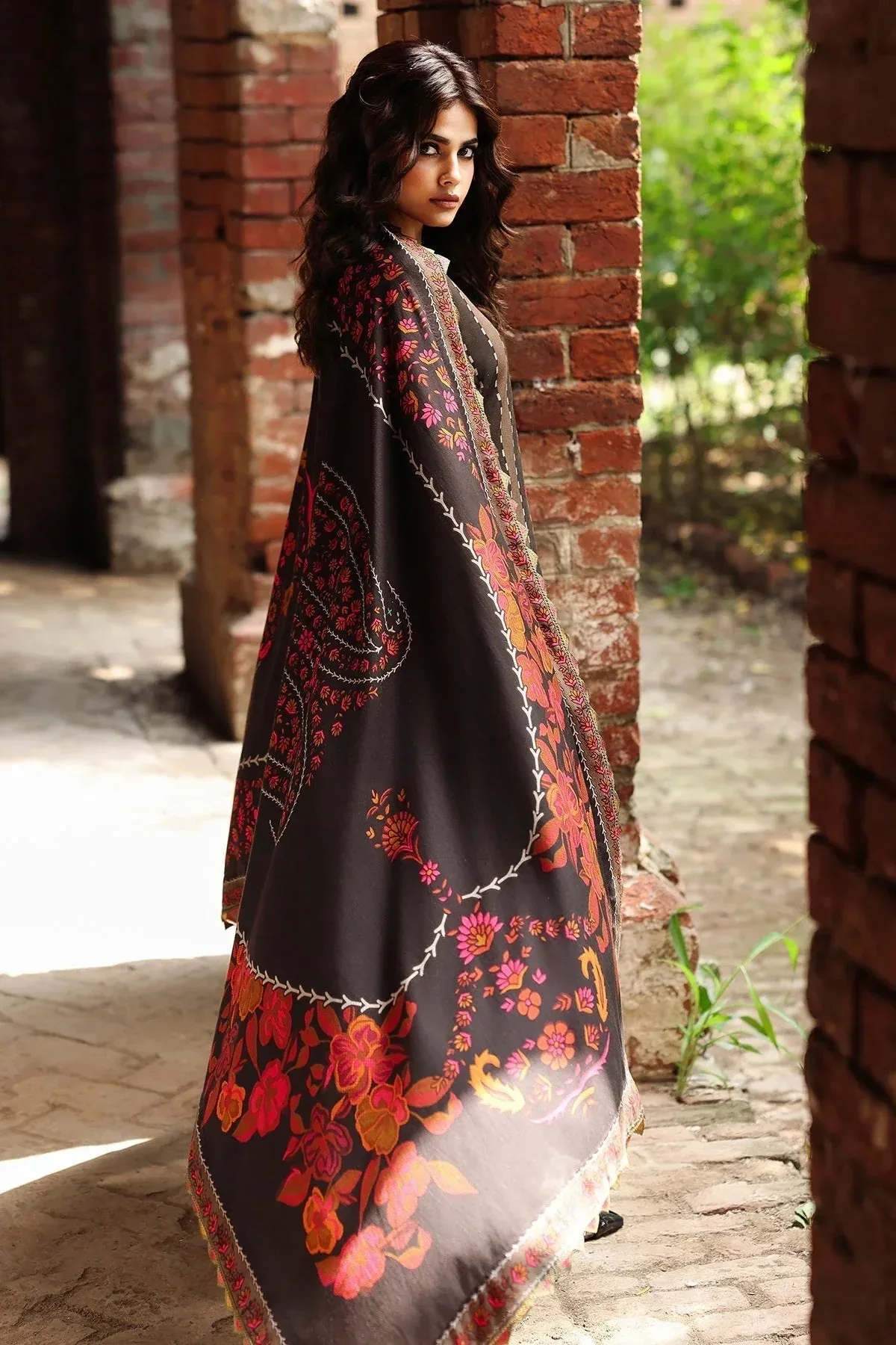 Charizma Aniq Winter 2025 Brown – view 3 – Poshaq