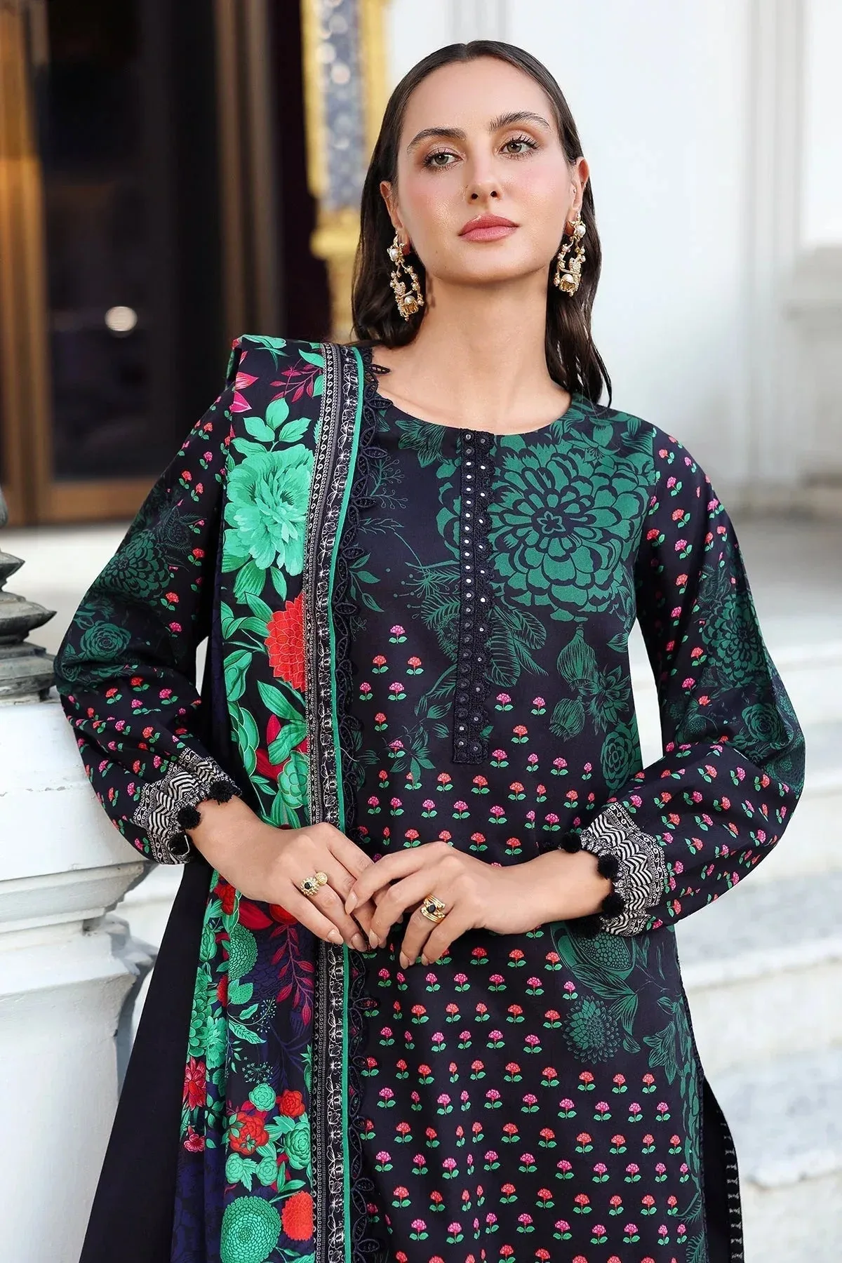 Charizma Aniq Winter 2025 Black – view 4 – Poshaq