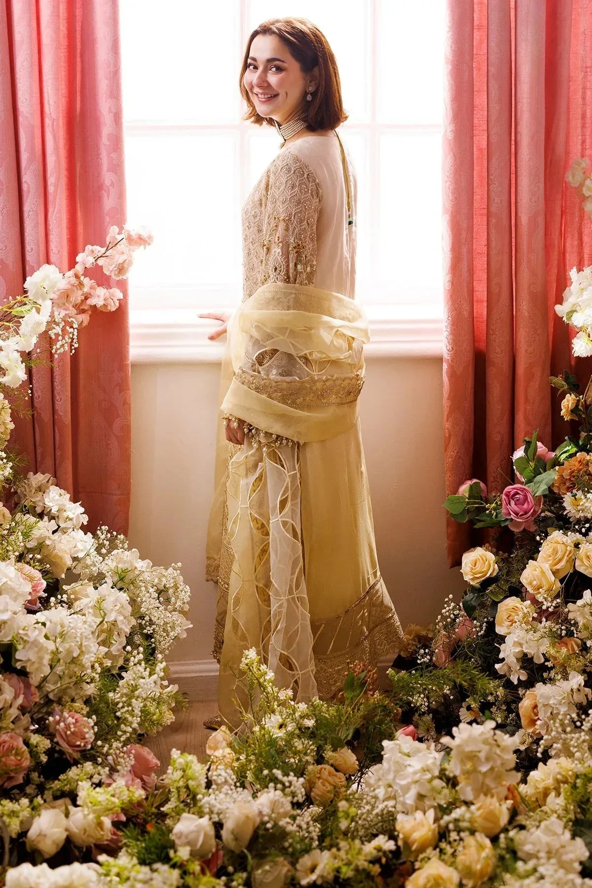 Charizma Dastaan e Jashaan 25 Gold Raw Silk – view 2 – Poshaq