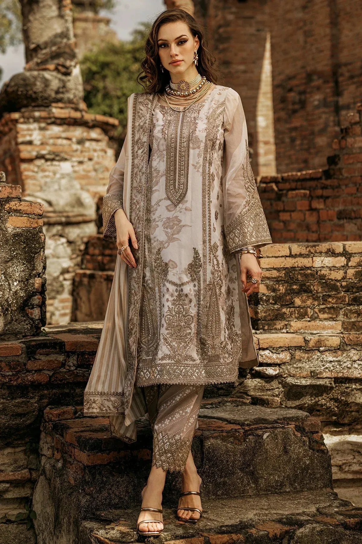 Charizma Vasal Collection 25 Cloud Gray Raw Silk – view 1 – Poshaq