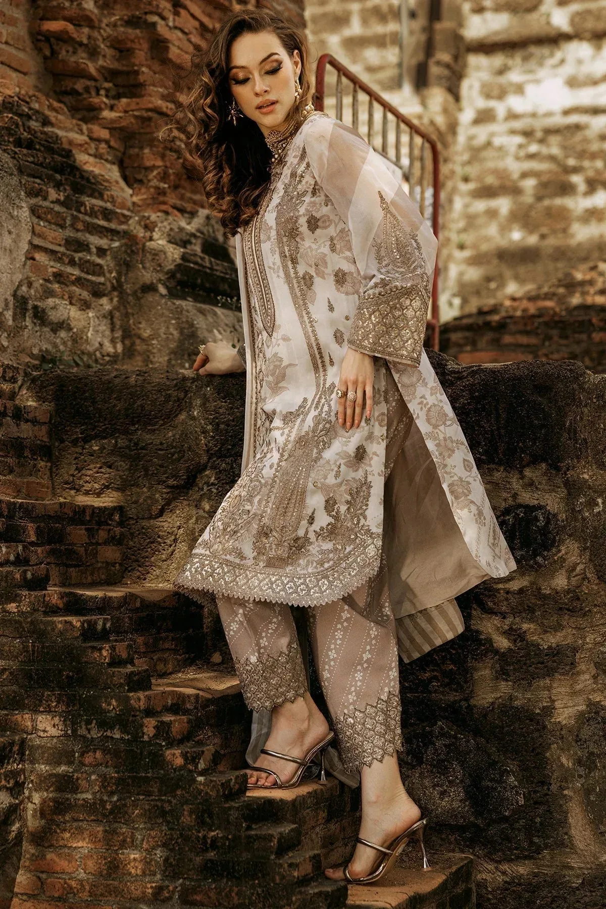 Charizma Vasal Collection 25 Cloud Gray Raw Silk – view 3 – Poshaq