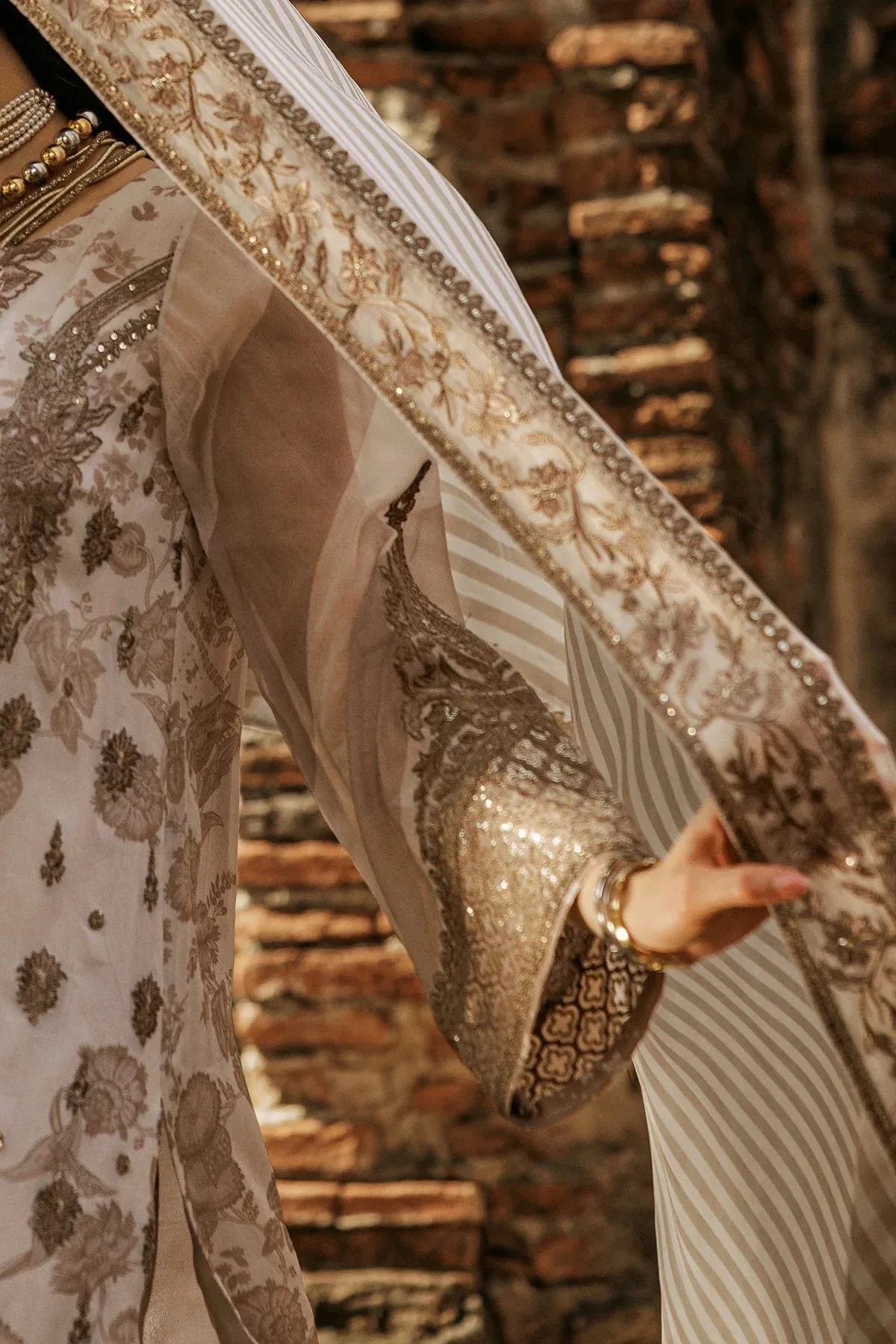 Charizma Vasal Collection 25 Cloud Gray Raw Silk – view 7 – Poshaq