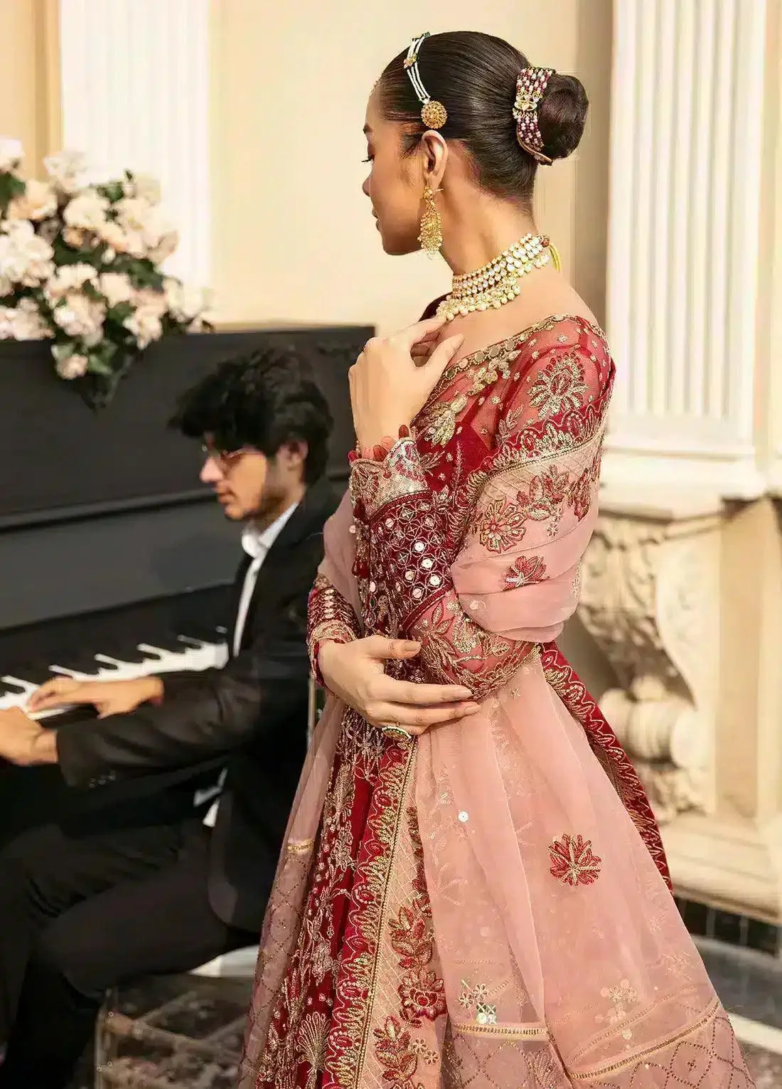 Gulaal Wedding Collection 23 Red Organza – view 4 – Poshaq