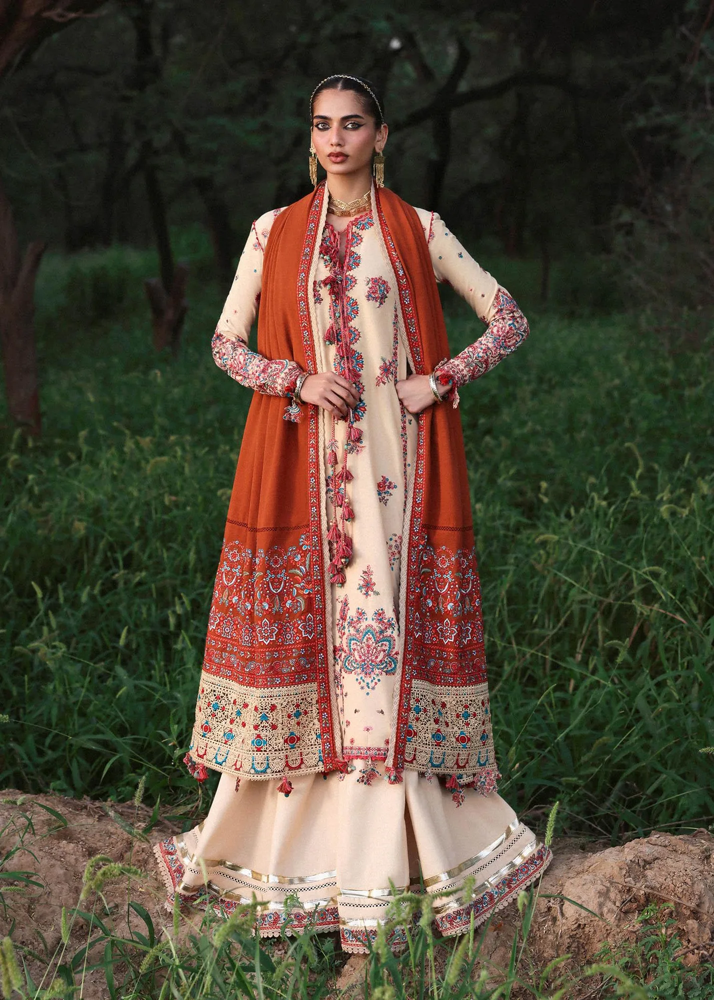 Hussain Rehar Karandi 25 Beige Karandi – view 2 – Poshaq