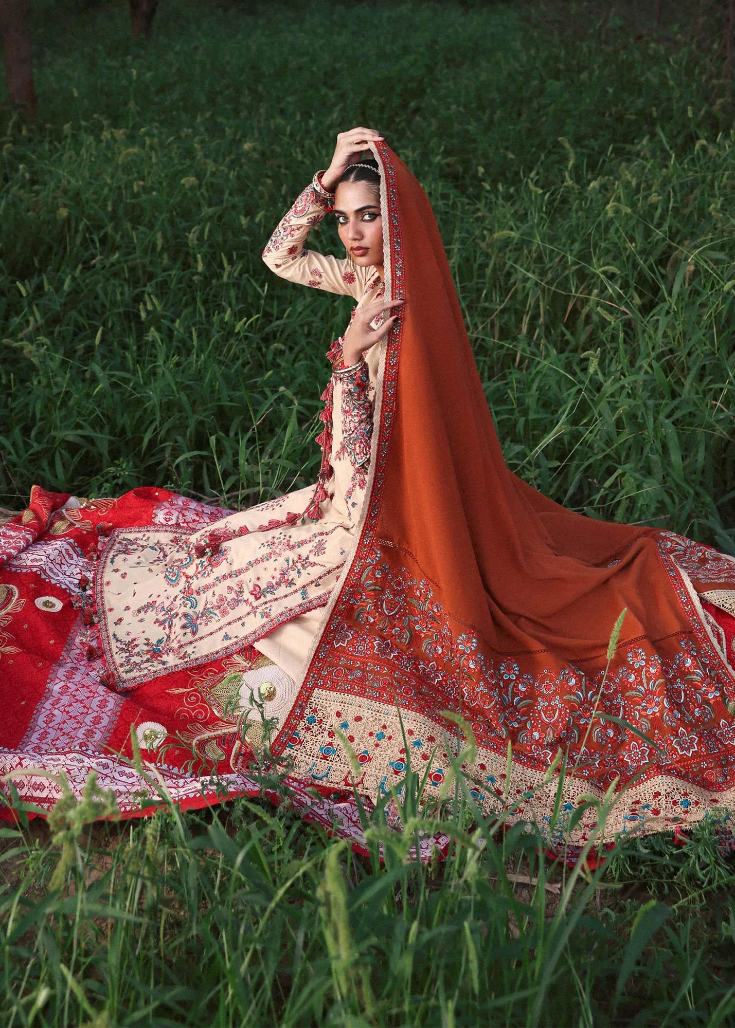 Hussain Rehar Karandi 25 Beige Karandi – view 4 – Poshaq