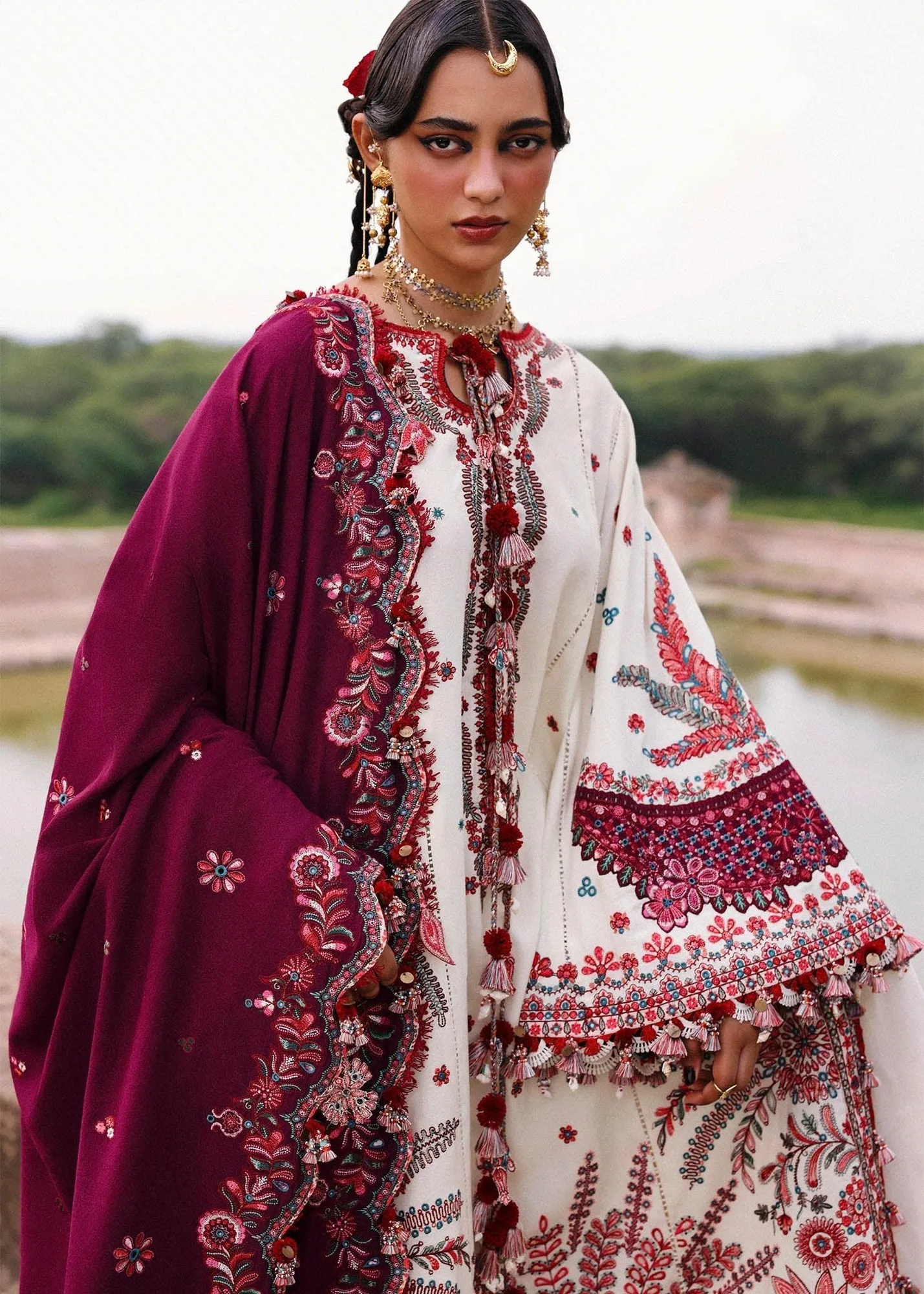 Hussain Rehar Karandi 25 White Karandi – view 4 – Poshaq