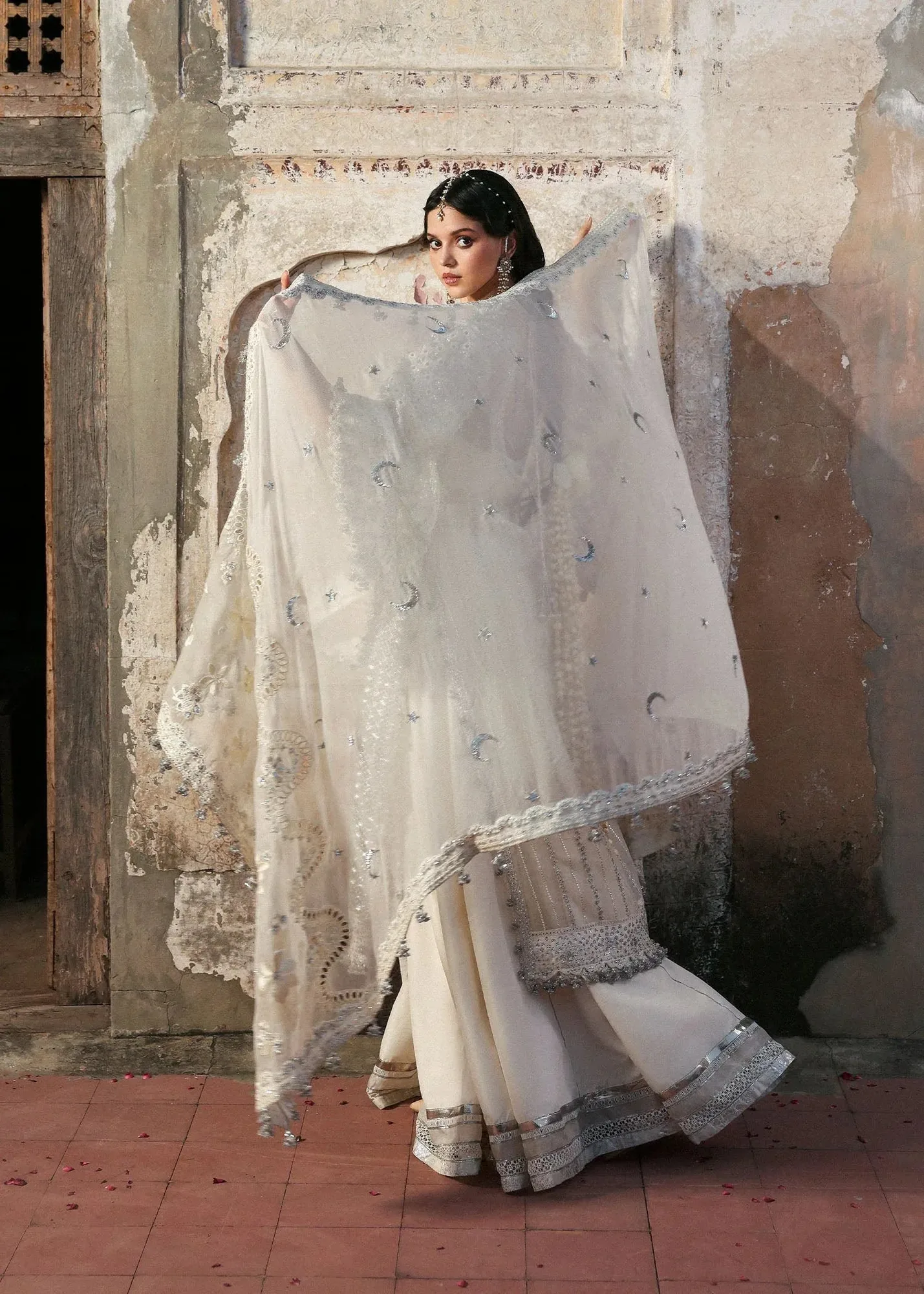 Hussain Rehar Massarat Formals 25 Ivory Gold Raw Silk – view 2 – Poshaq