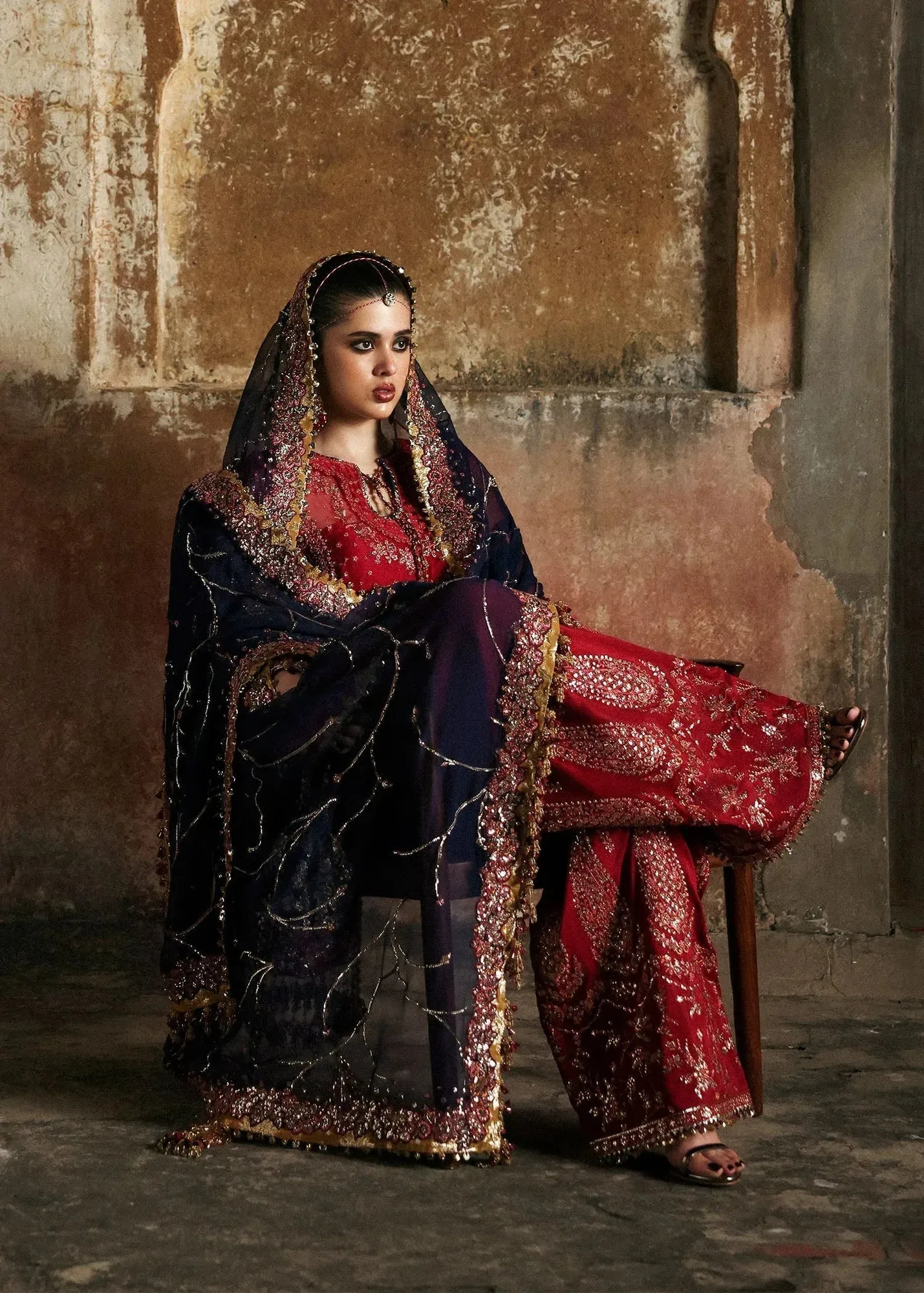 Hussain Rehar Massarat Formals 25 cherry red Raw Silk – view 3 – Poshaq