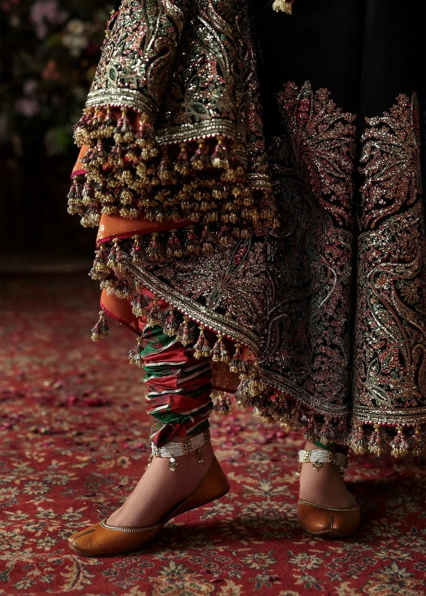 Hussain Rehar Massarat Formals 25 Black Raw Silk – view 3 – Poshaq