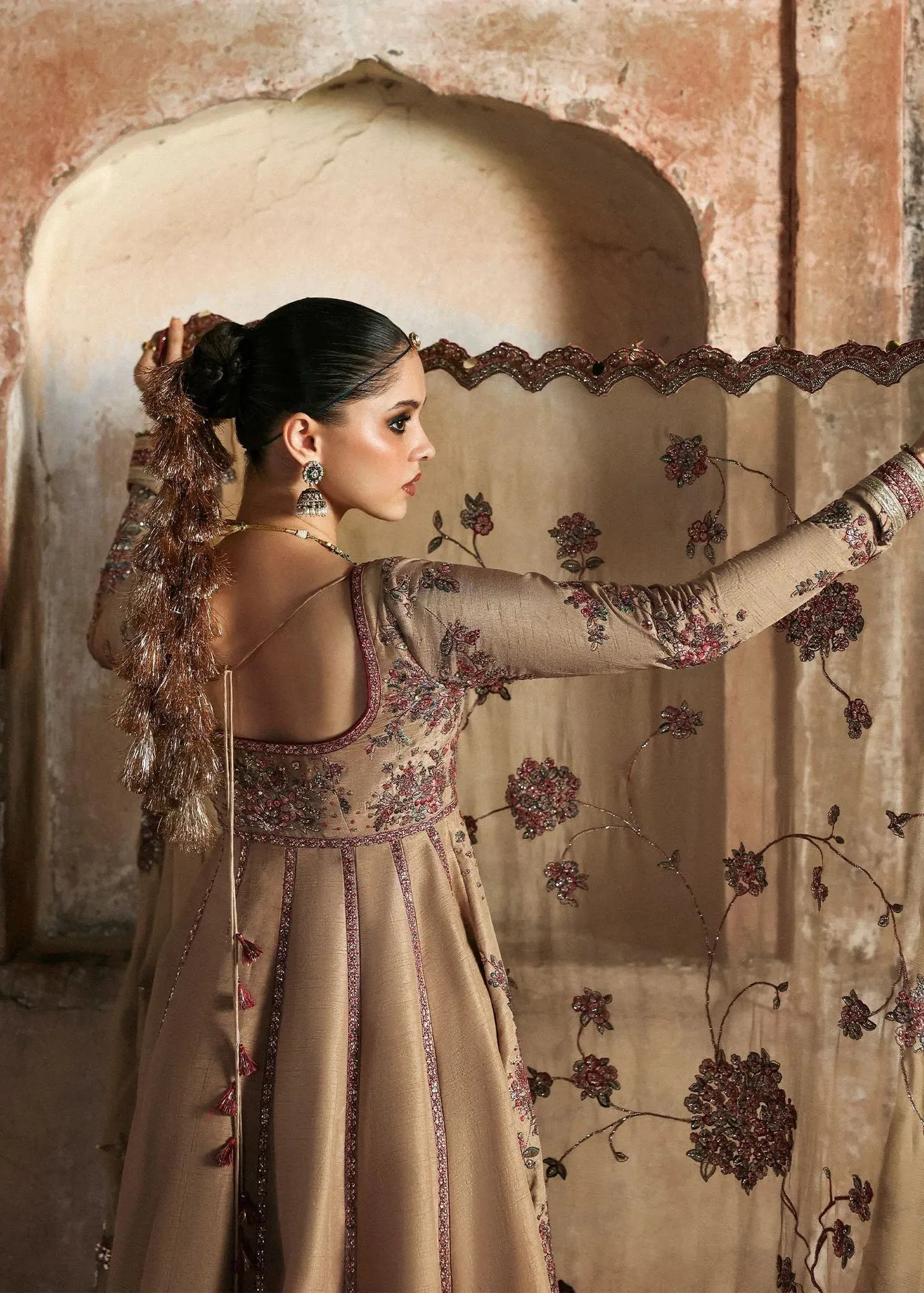 Hussain Rehar Massarat Formals 25 Beige Raw Silk – view 2 – Poshaq