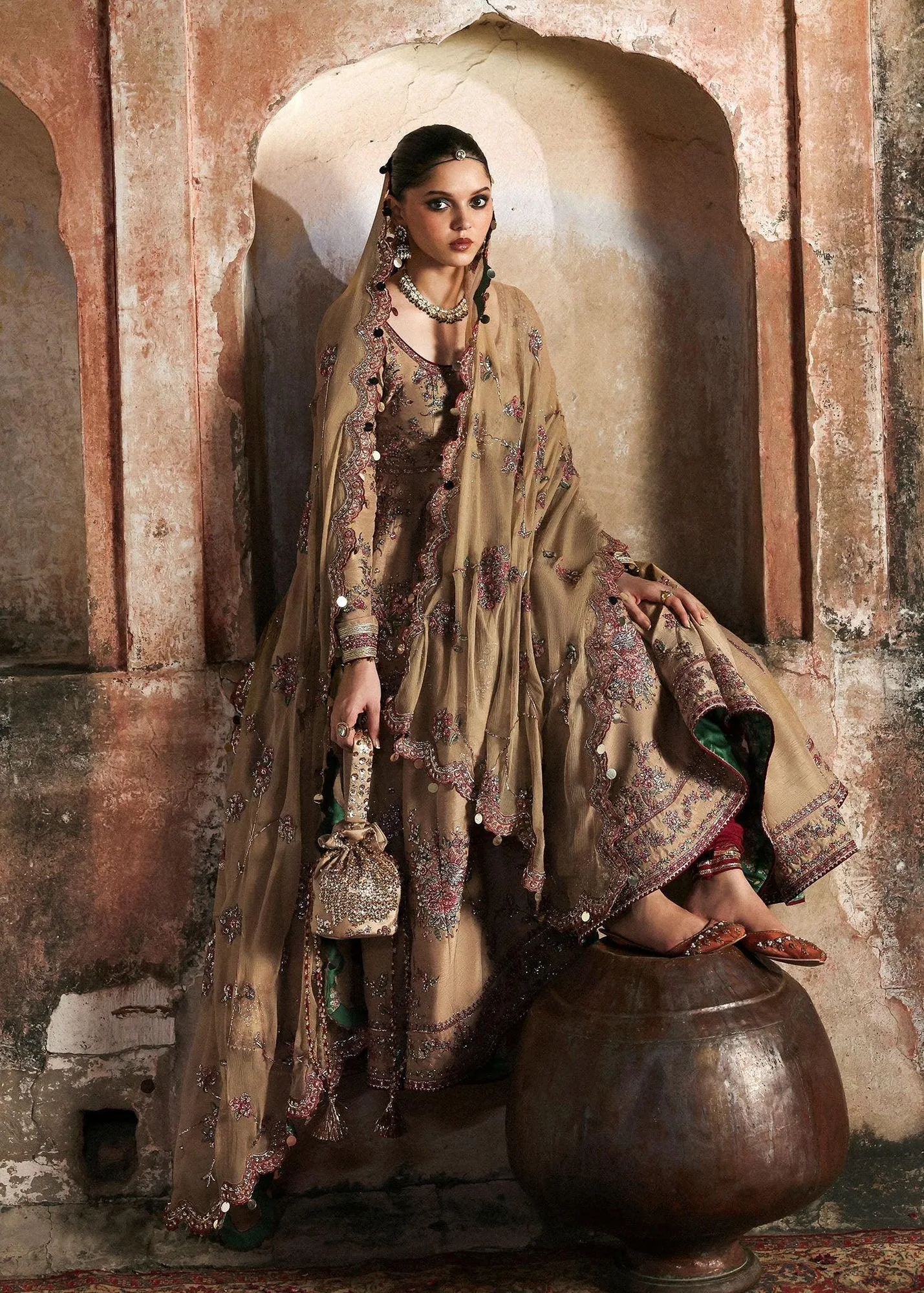 Hussain Rehar Massarat Formals 25 Beige Raw Silk – view 3 – Poshaq