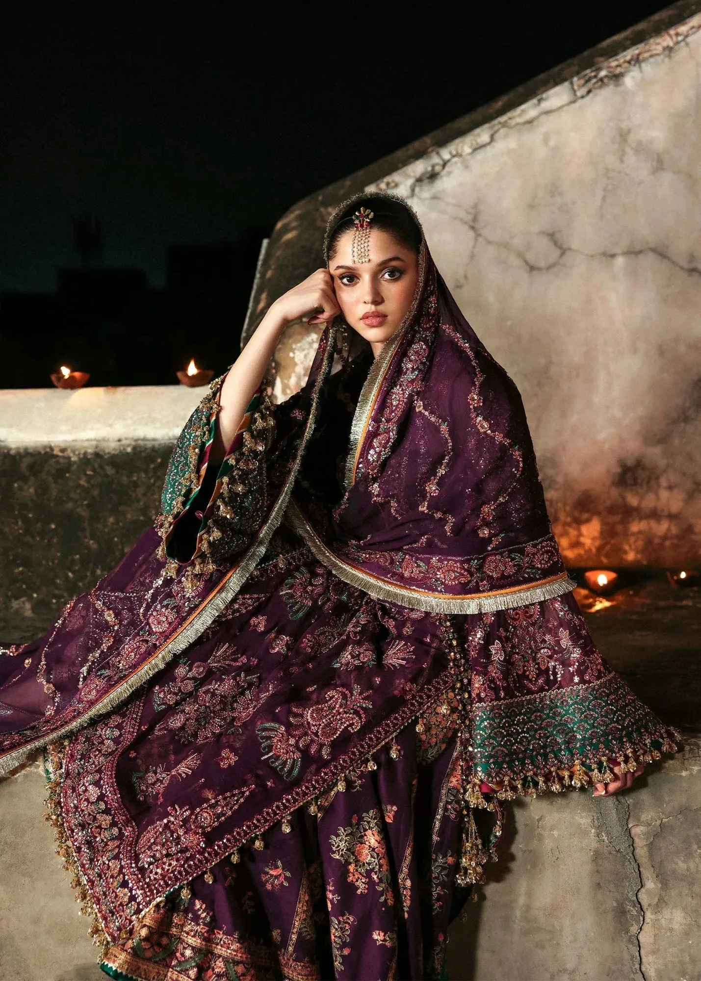 Hussain Rehar Massarat Formals 25 Plum Raw Silk – view 3 – Poshaq