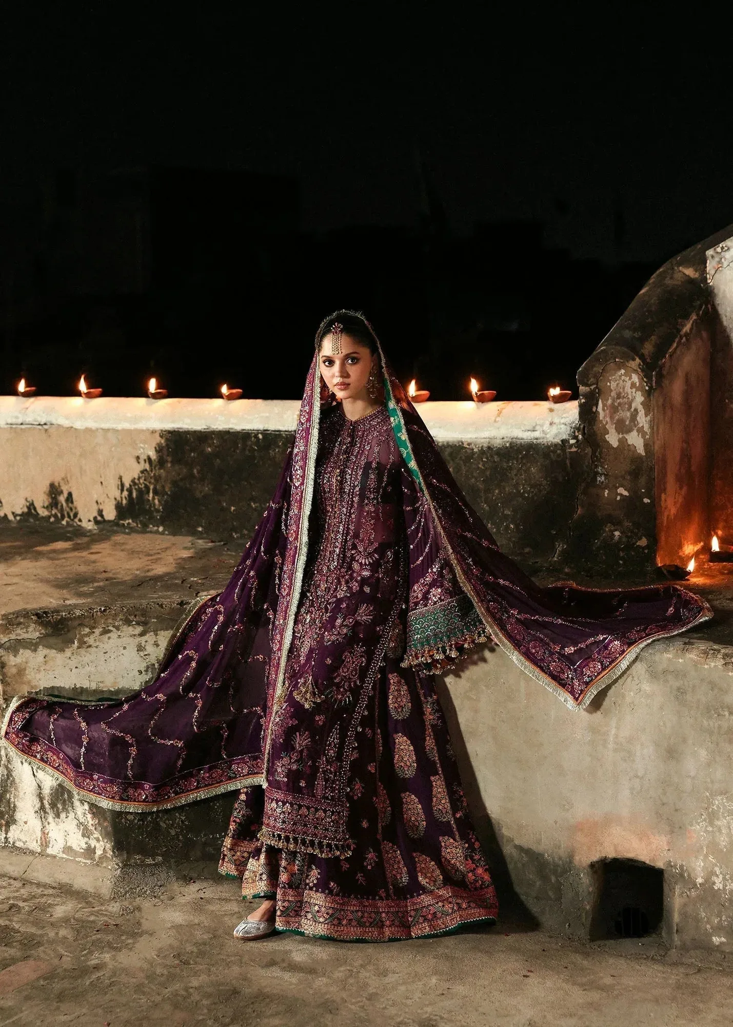 Hussain Rehar Massarat Formals 25 Plum Raw Silk – view 4 – Poshaq