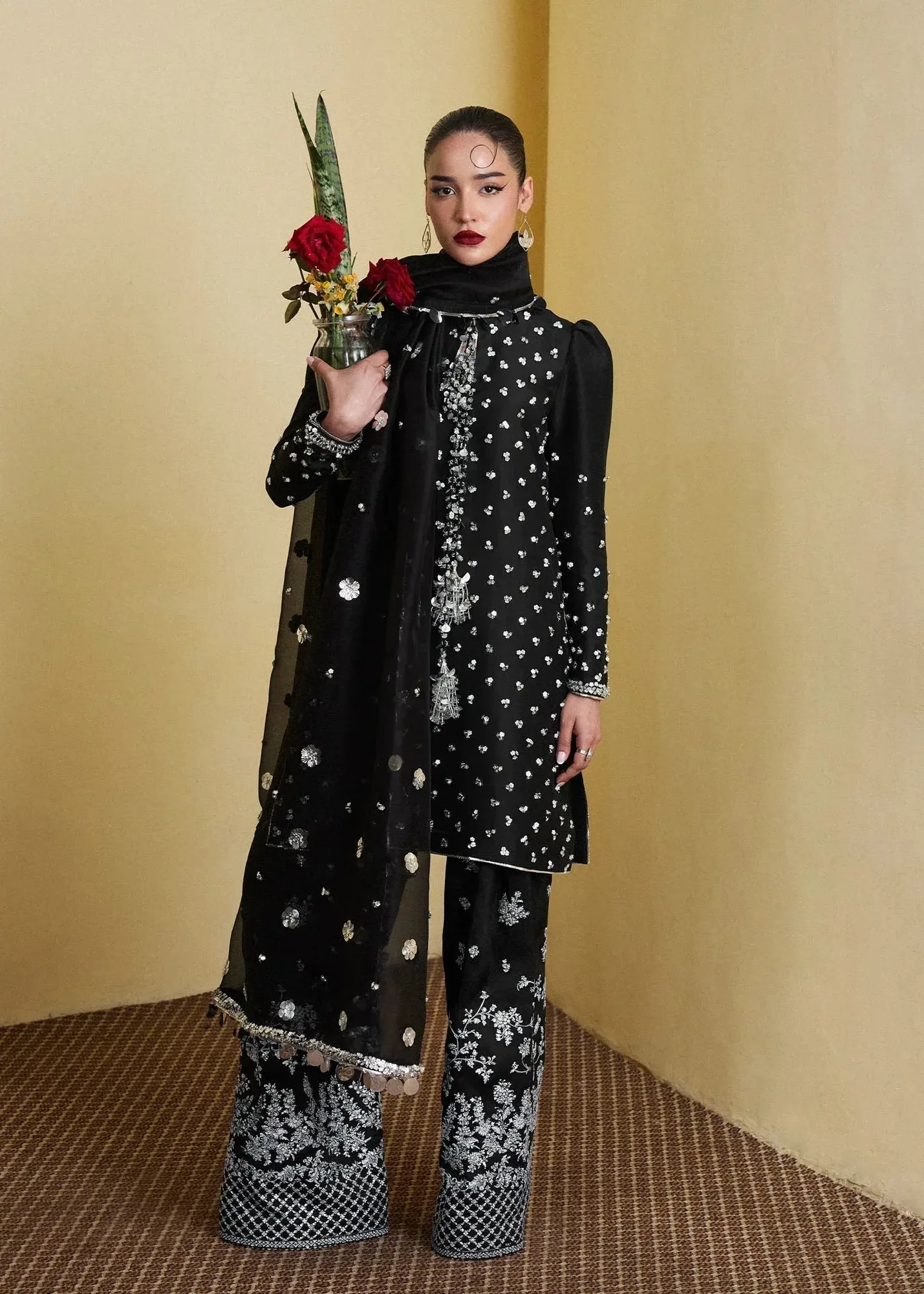 Hussain Rehar SS Luxury Pret 25 Black Raw Silk – view 4 – Poshaq