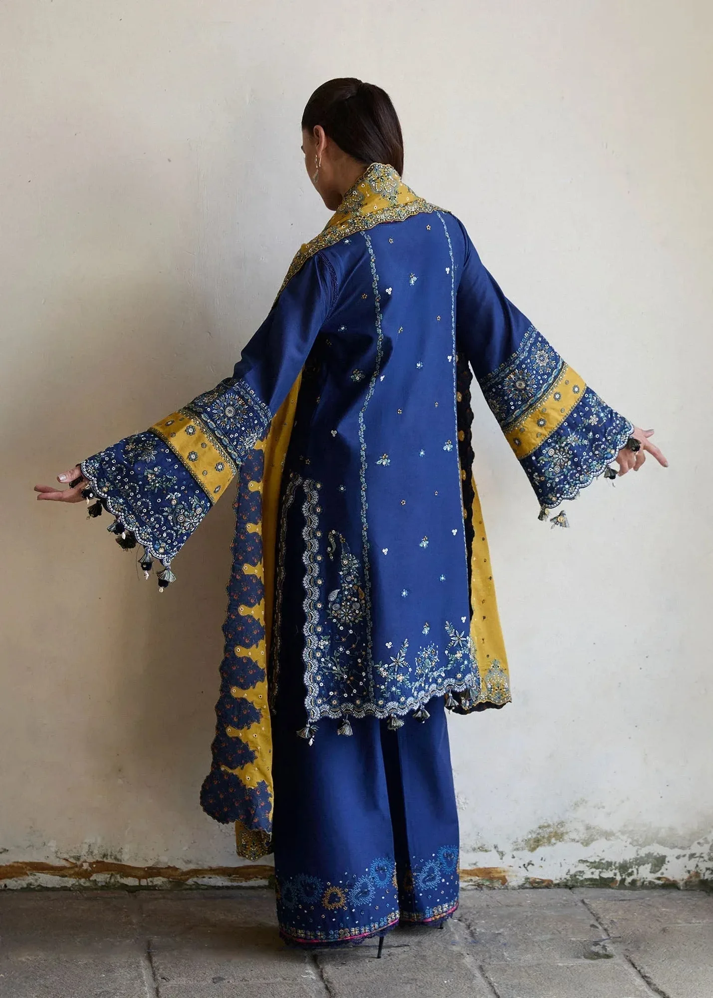 Hussain Rehar Luxury Lawn 25 Cobalt Blue Cotton – view 2 – Poshaq