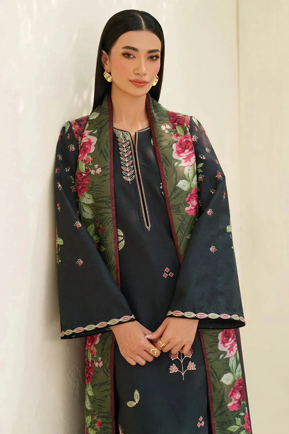 Black viscose shirt with embroidered sleeve borders – view 3 – Poshaq