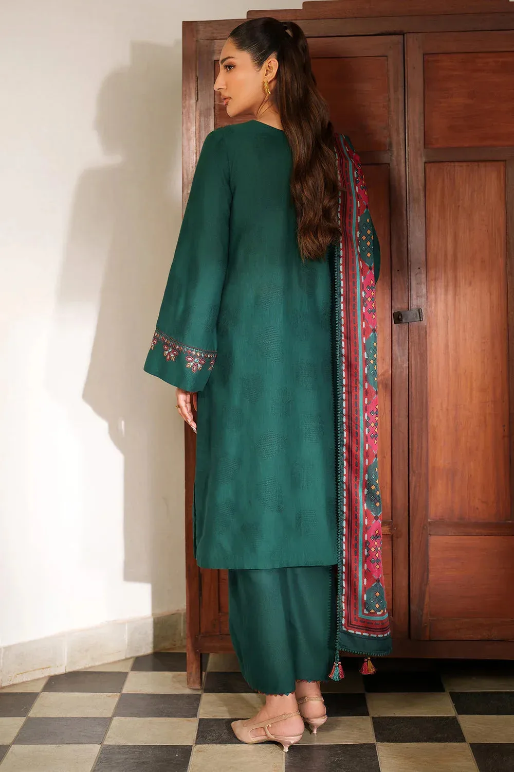 Jazmin Winter 25 Green Jacquard – view 2 – Poshaq