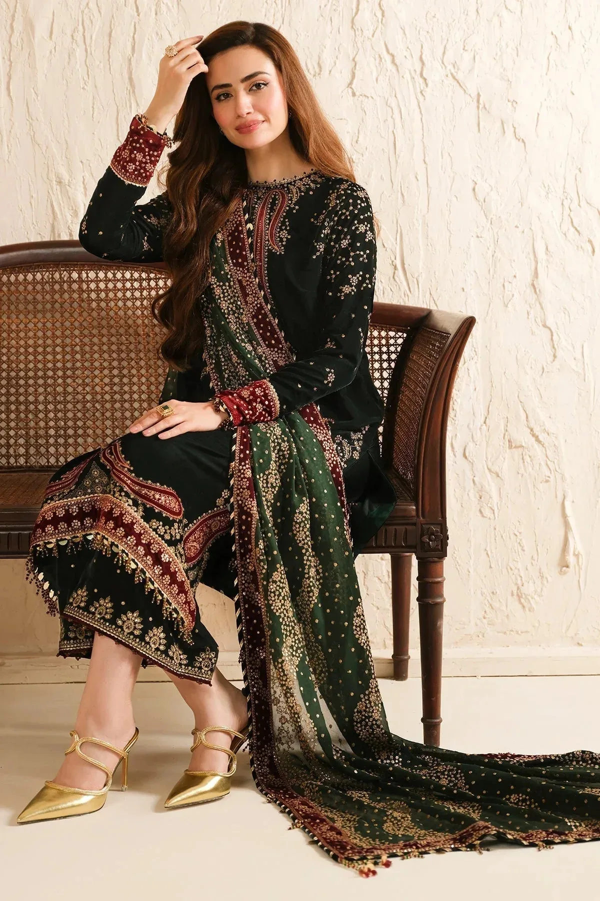 Jazmin Velvet Edit 24 Bottle Green Georgette – view 2 – Poshaq