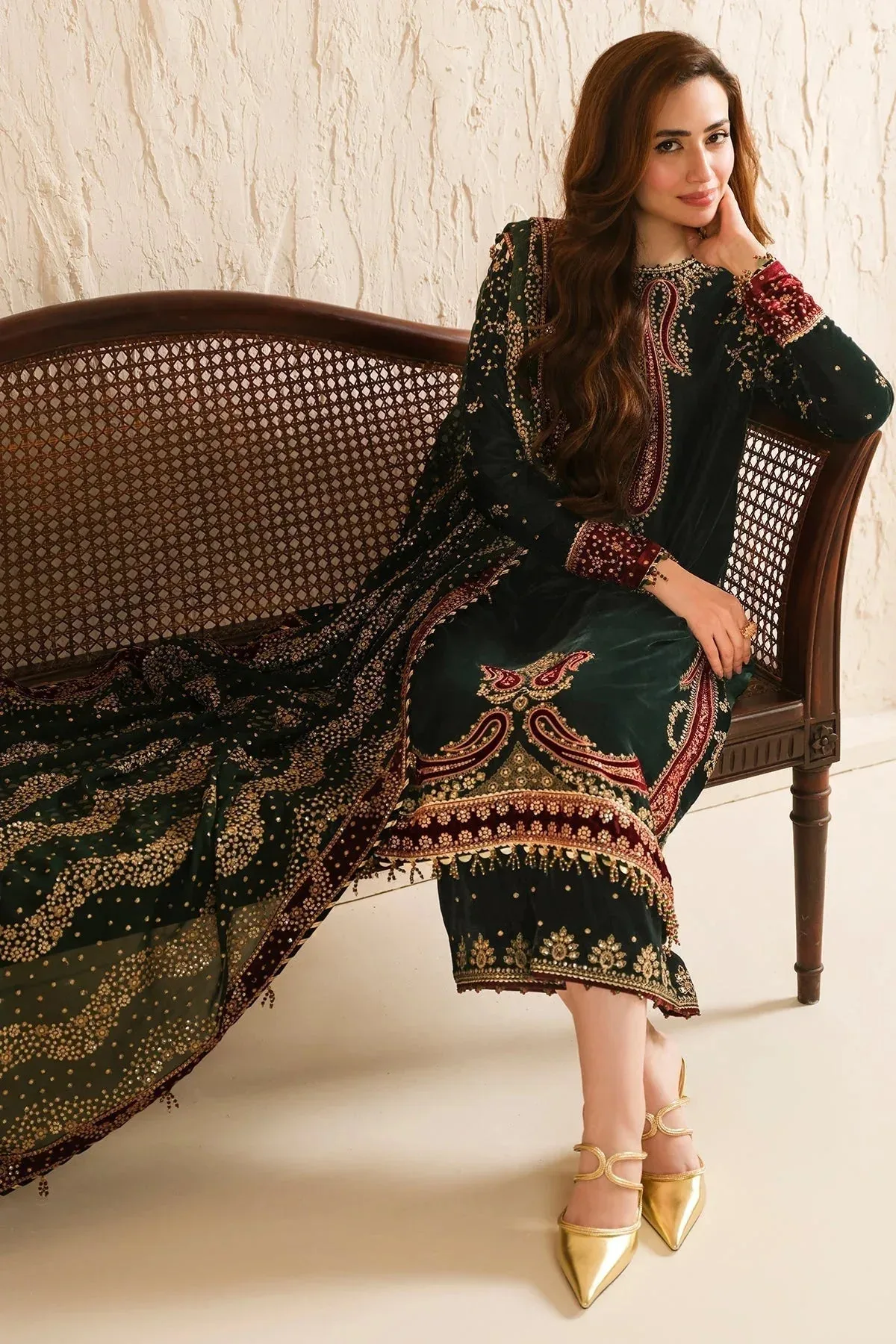 Jazmin Velvet Edit 24 Bottle Green Georgette – view 7 – Poshaq
