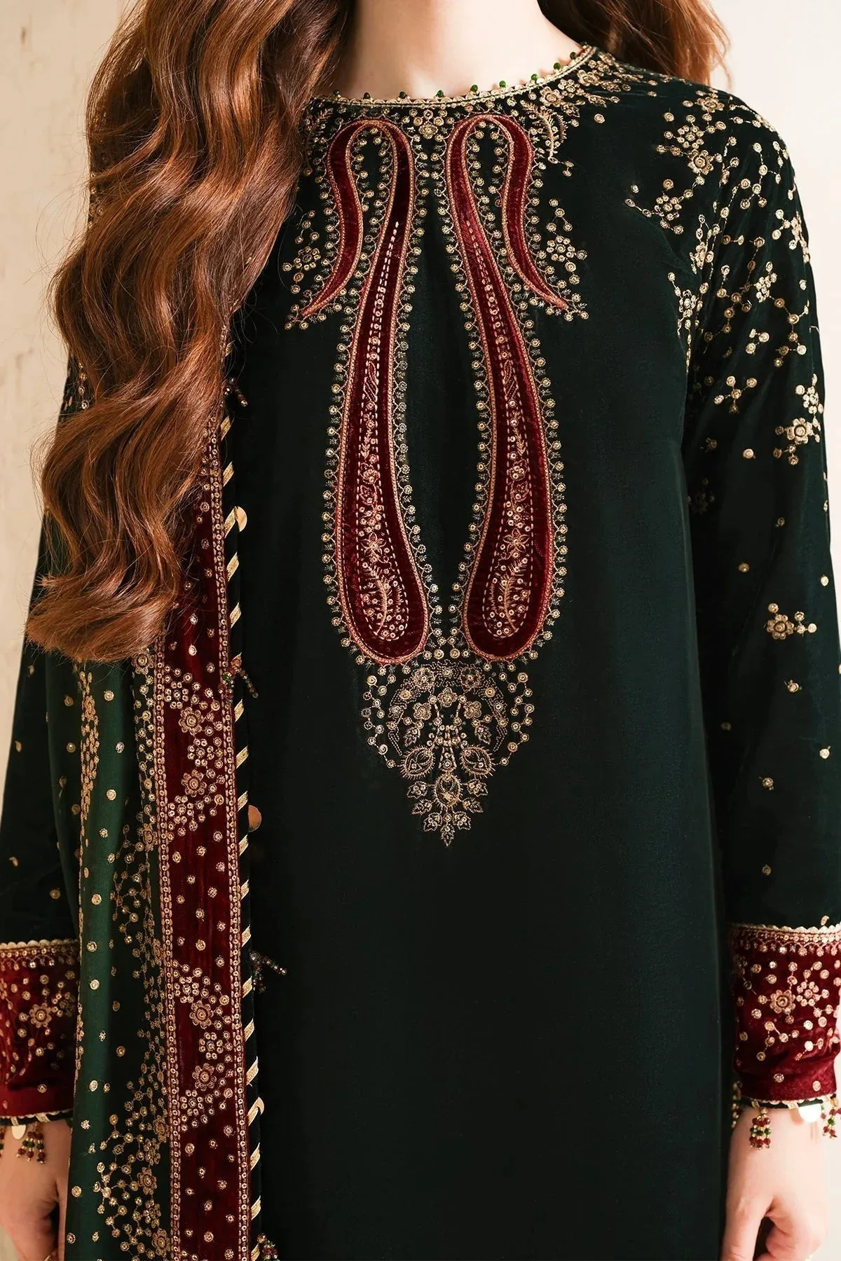 Jazmin Velvet Edit 24 Bottle Green Georgette – view 8 – Poshaq