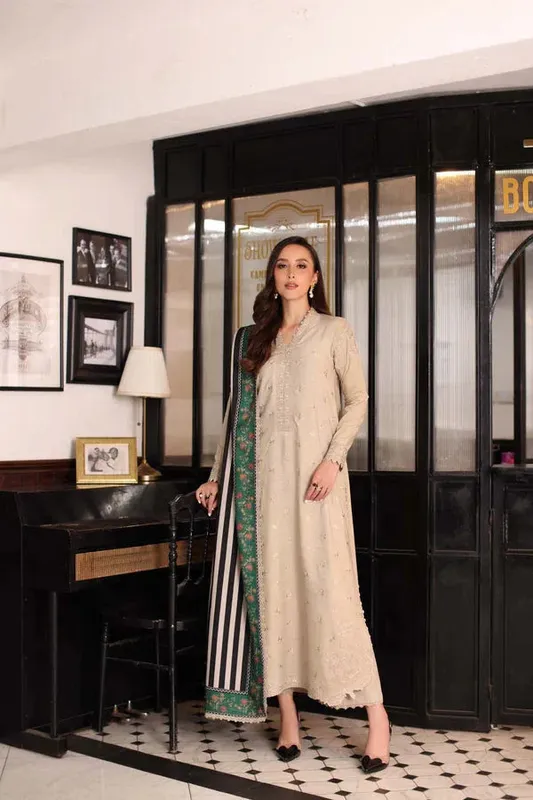 Noor by Saadia Asad Winter Embroidered Printkhaas 25 light beige Linen – view 1 – Poshaq