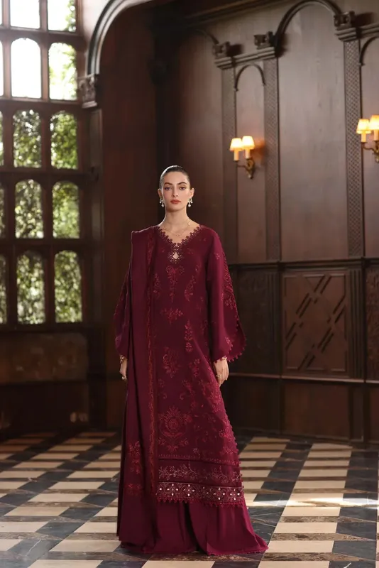 Noor by Saadia Asad Winter Pashmina 25 Maroon Pashmina – view 1 – Poshaq
