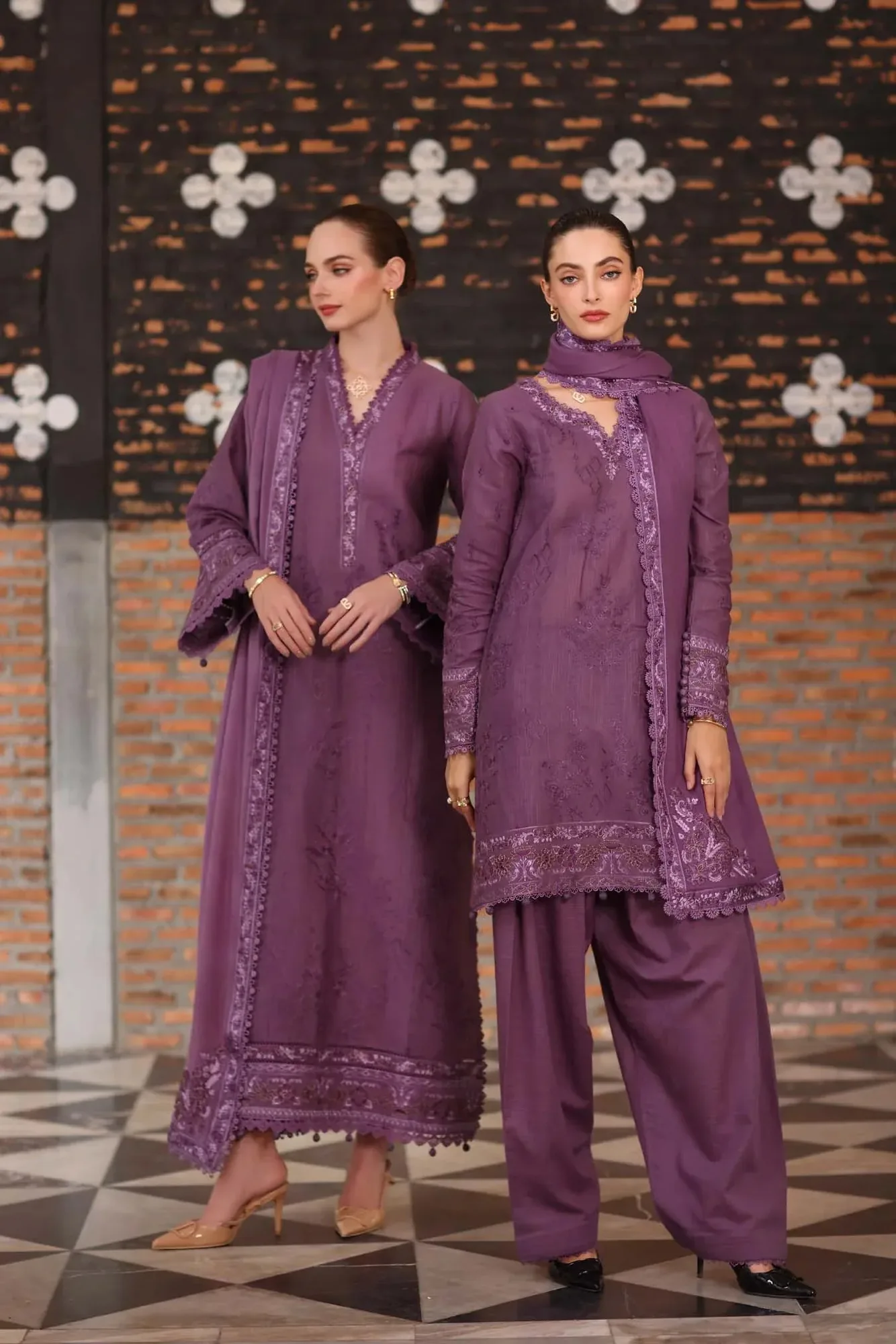 Noor by Saadia Asad Winter Pashmina 25 Plum Pashmina – view 2 – Poshaq