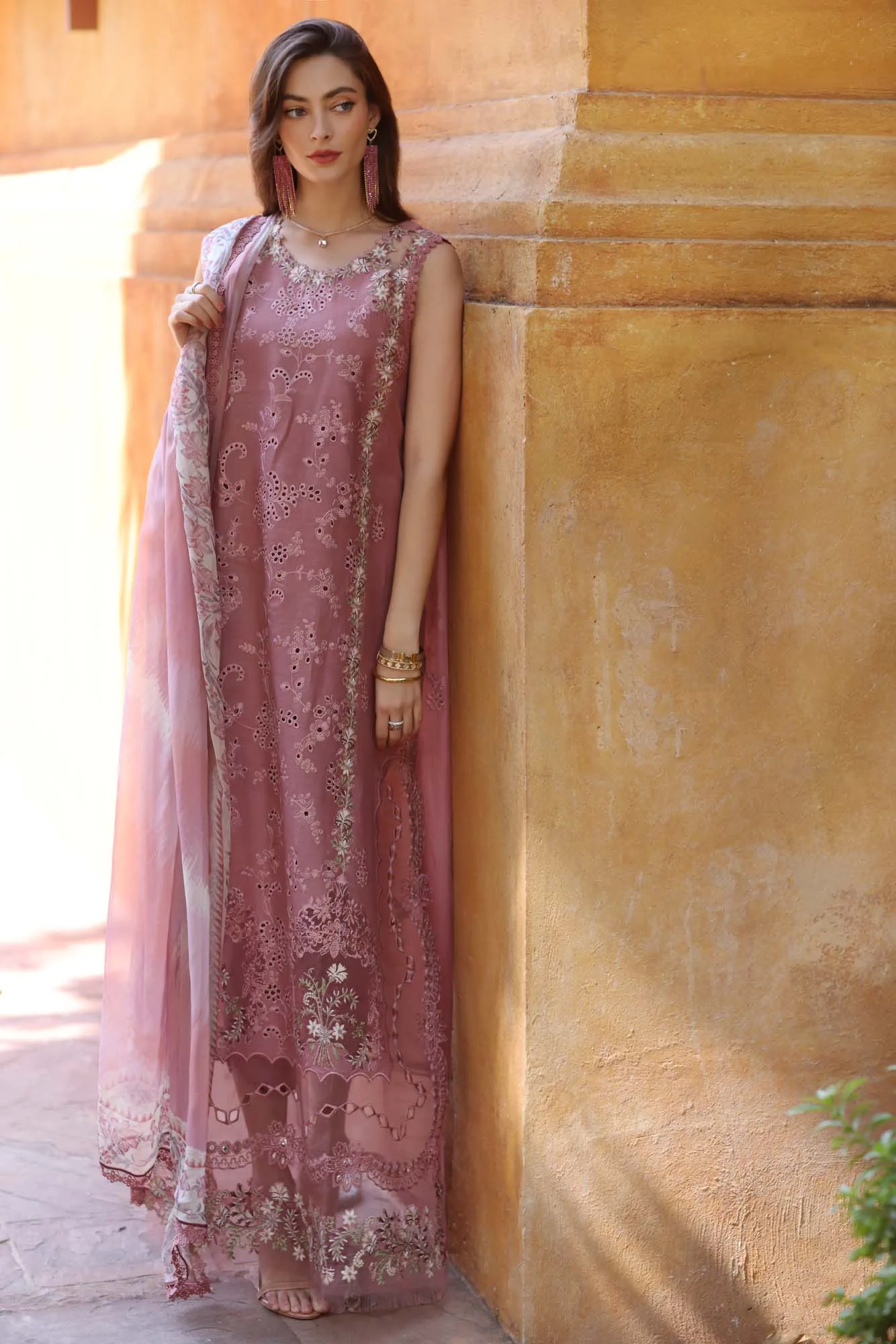 Noor by Saadia Asad Eid Luxury Laserkari 25 Brownish Pink Chiffon – view 2 – Poshaq