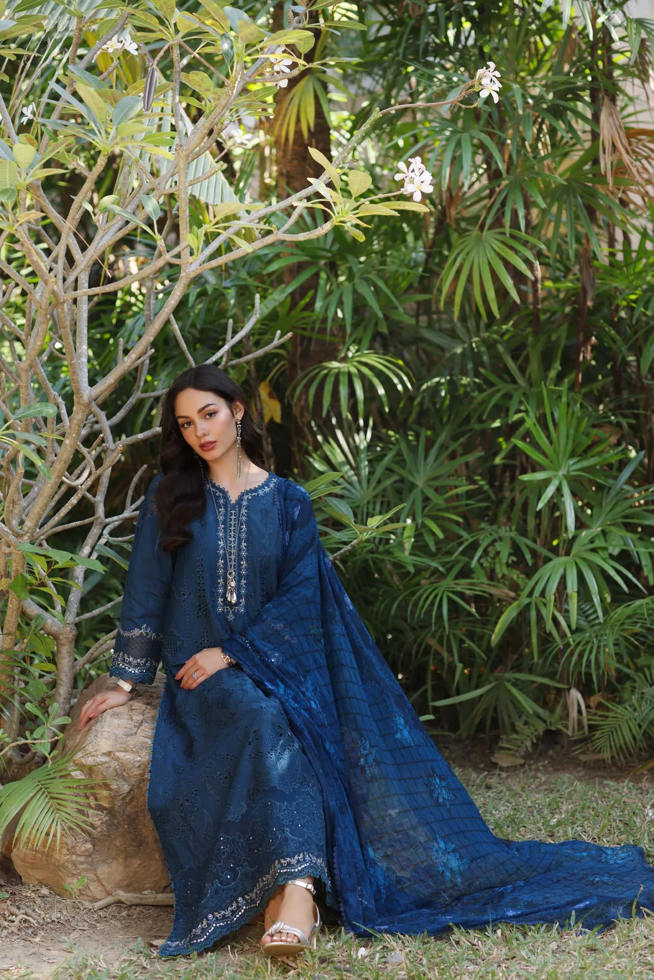 Noor by Saadia Asad Eid Luxury Laserkari 25 Deep Teal Chiffon – view 3 – Poshaq