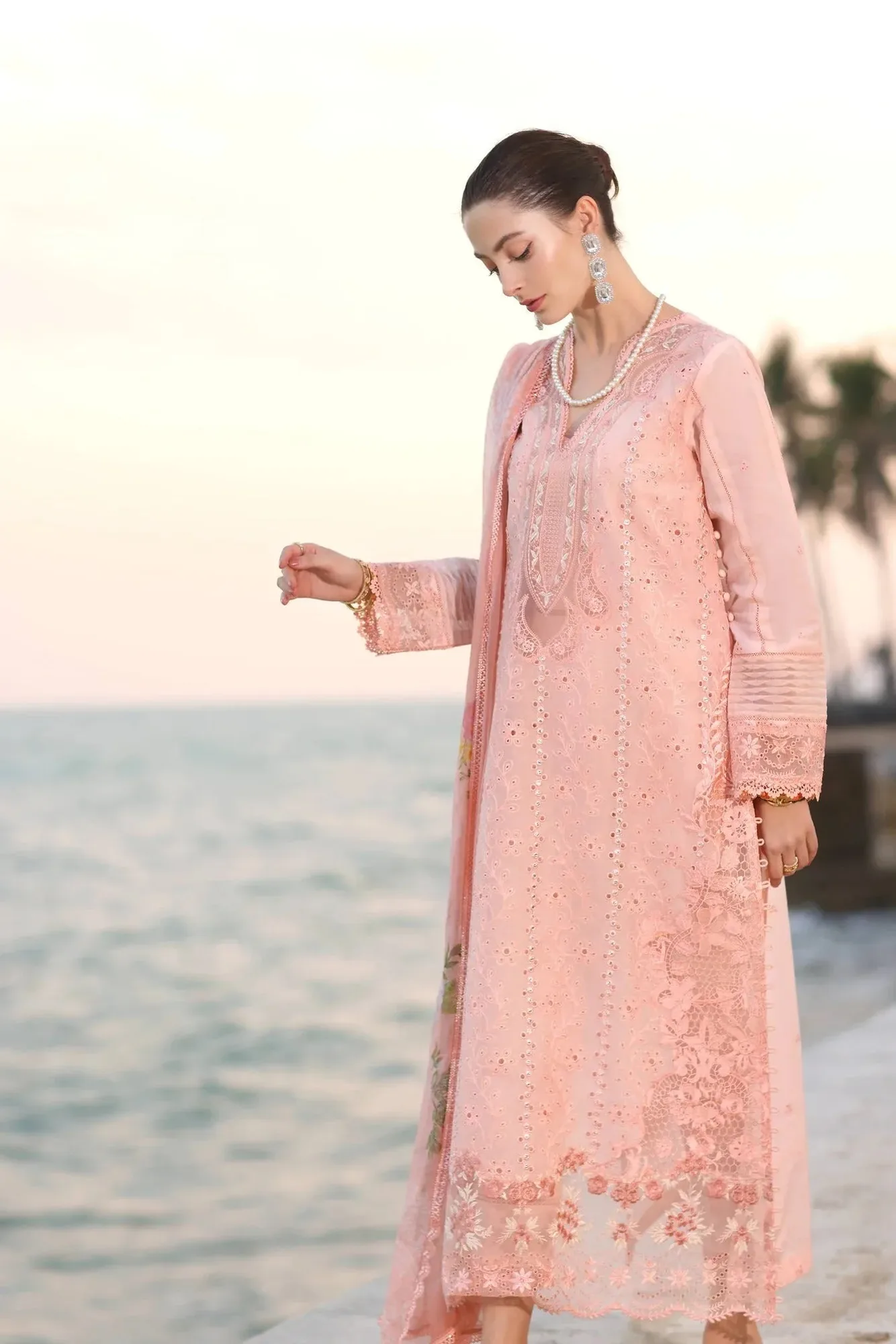 Noor by Saadia Asad Eid Luxury Laserkari 25 Salmon Pink Chiffon – view 3 – Poshaq