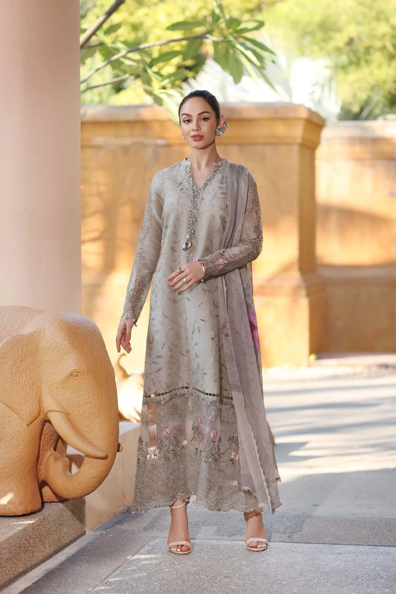 Noor by Saadia Asad Eid Luxury Laserkari 25 Cloud Gray Chiffon – view 2 – Poshaq