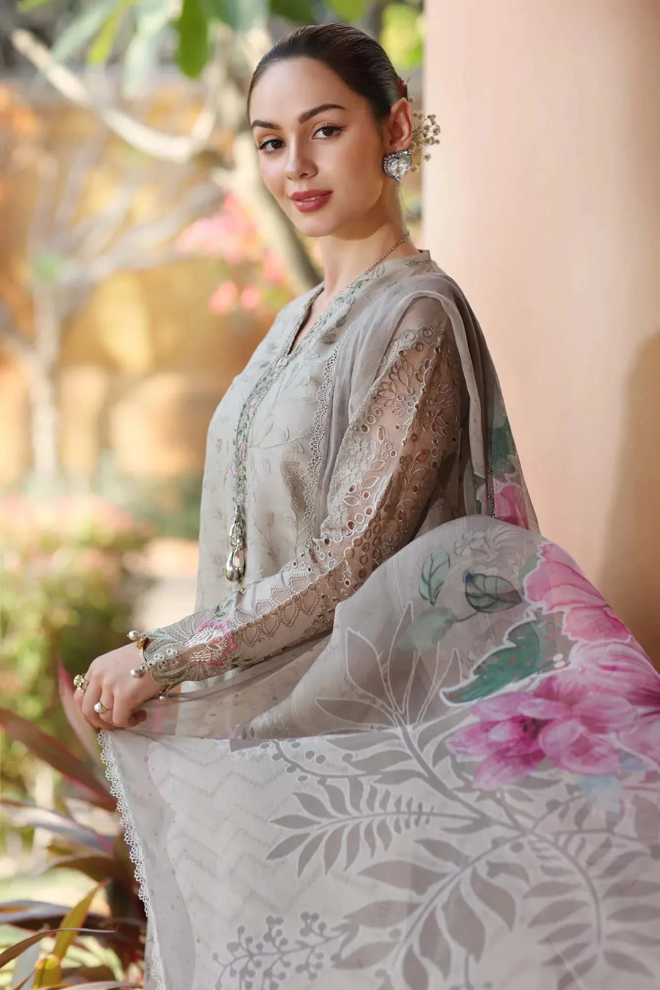 Noor by Saadia Asad Eid Luxury Laserkari 25 Cloud Gray Chiffon – view 3 – Poshaq