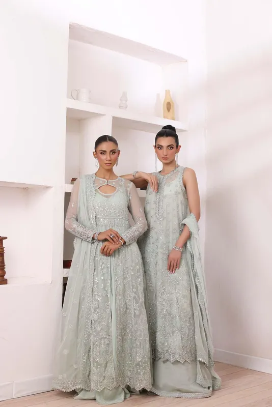 Noor by Saadia Asad Noor Chiffon De Luxe Green Raw Silk – view 1 – Poshaq