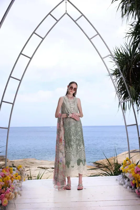 Noor by Saadia Asad Luxe Printkari 24 Green Chiffon – view 1 – Poshaq