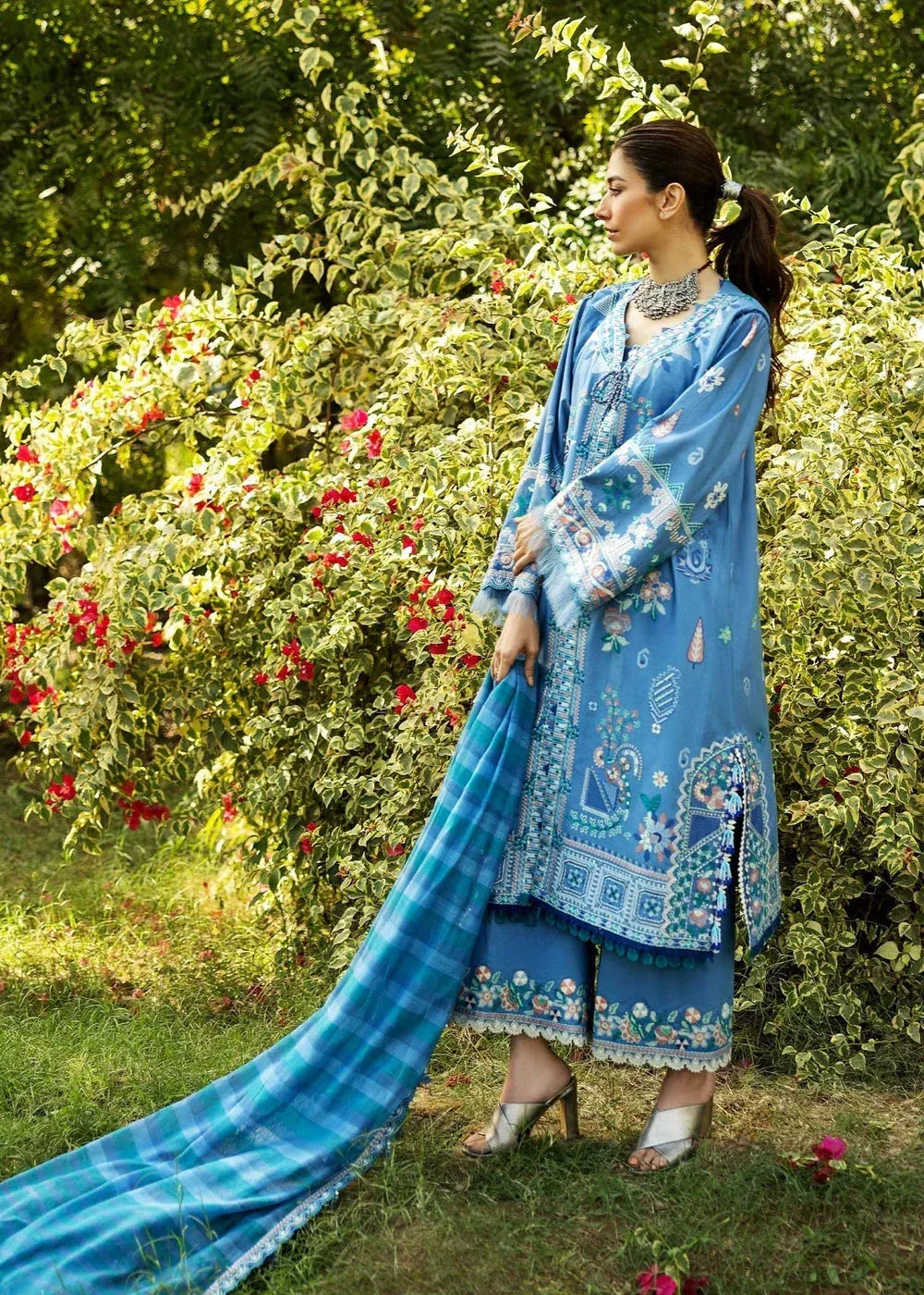 Sadaf Fawad Khan Siraa Lawn 25 Dusty Blue Organza – view 4 – Poshaq