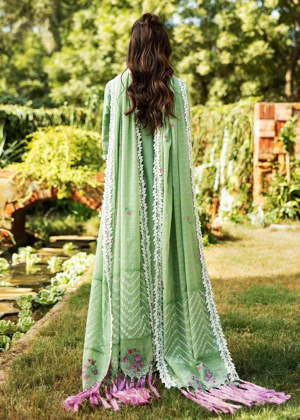 Sadaf Fawad Khan Siraa Lawn 25 Mint Green Organza – view 2 – Poshaq