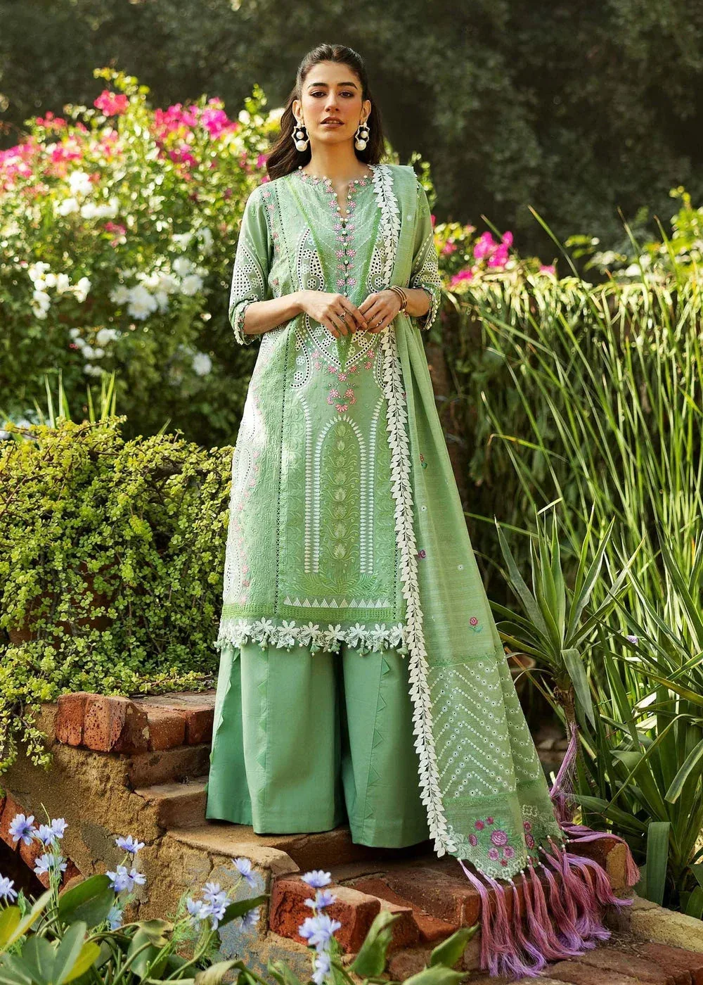 Sadaf Fawad Khan Siraa Lawn 25 Mint Green Organza – view 3 – Poshaq