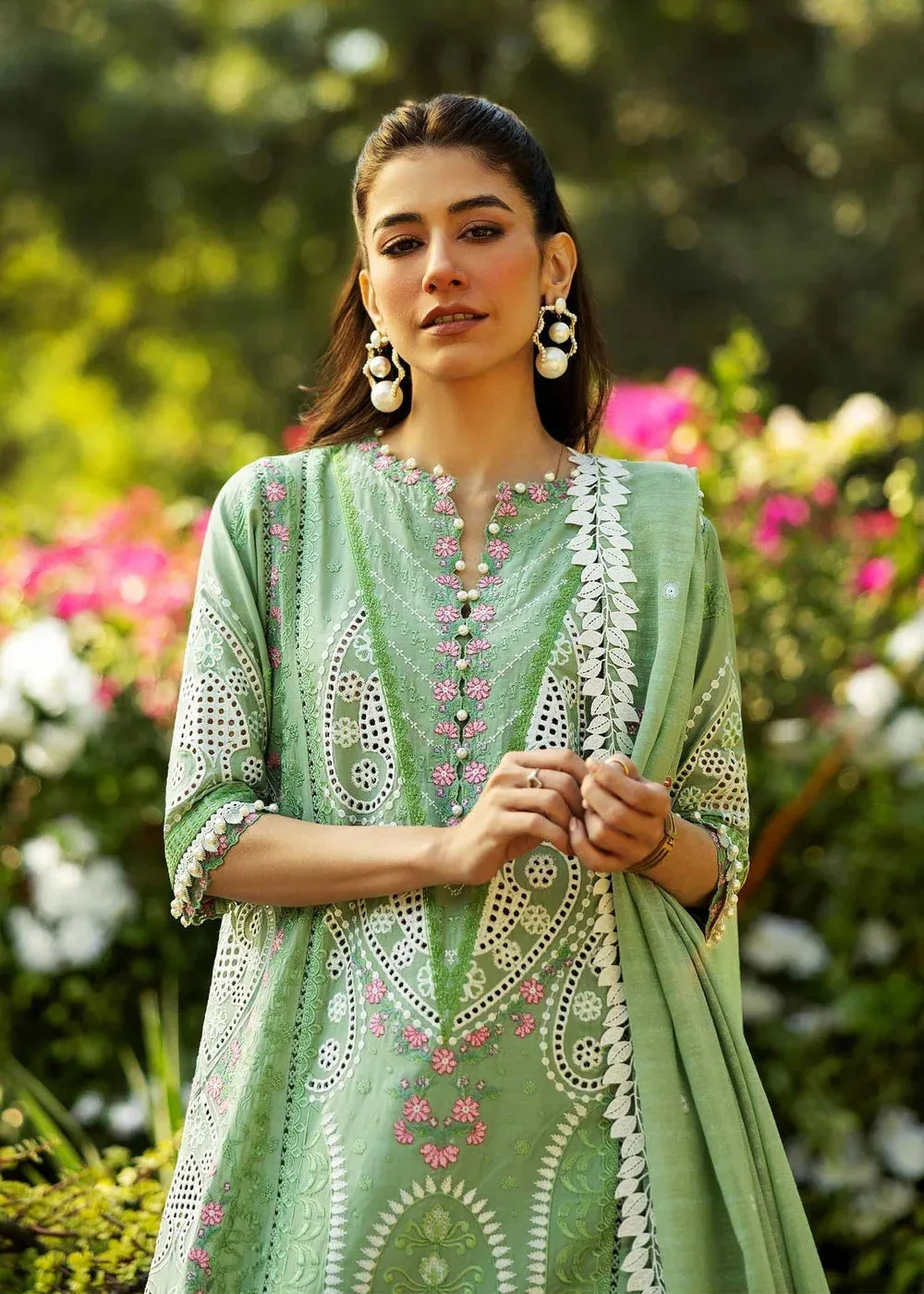 Sadaf Fawad Khan Siraa Lawn 25 Mint Green Organza – view 4 – Poshaq