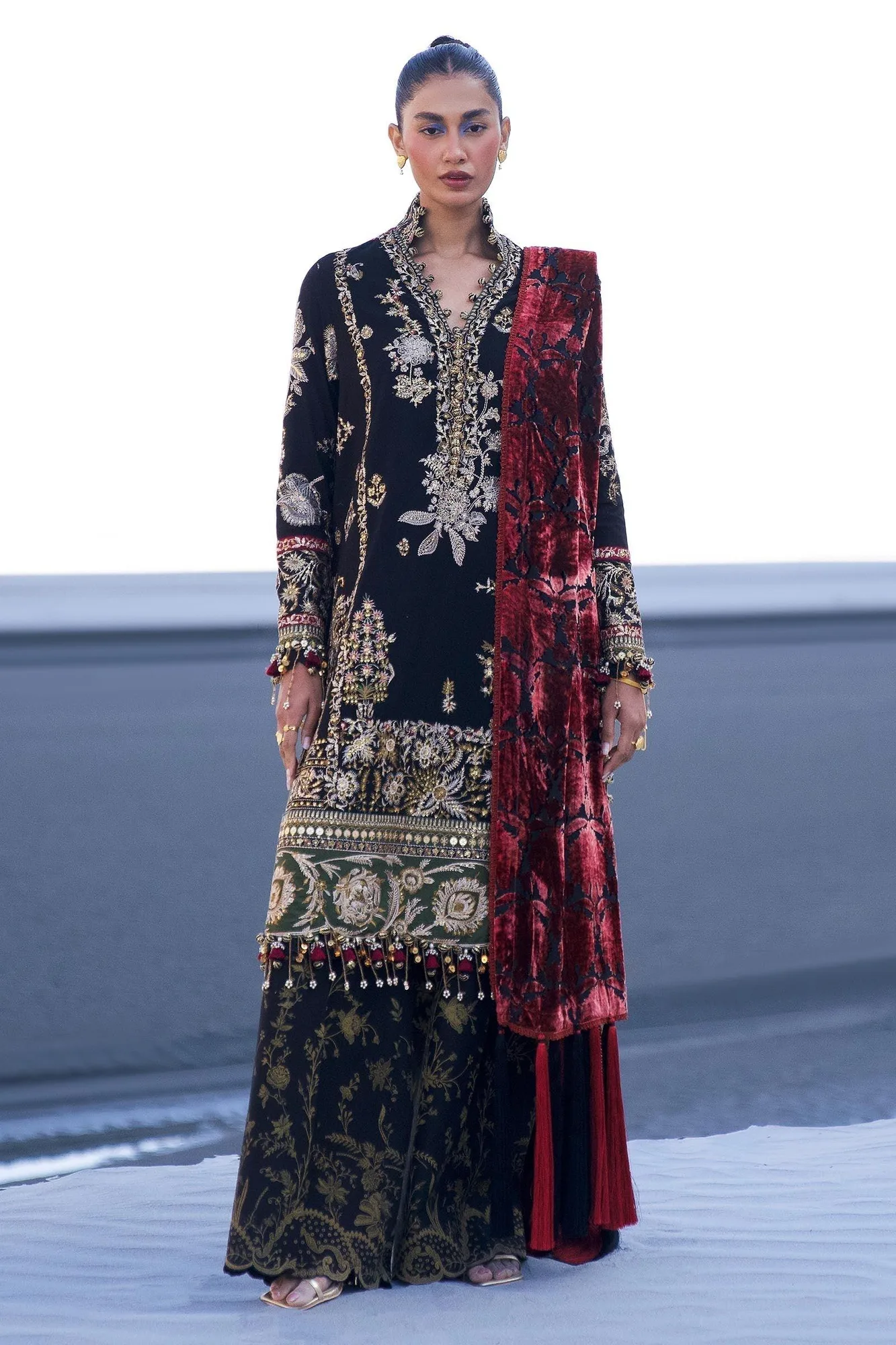 Sana Safinaz Winter Shawl 24 Black Cotton – view 1 – Poshaq