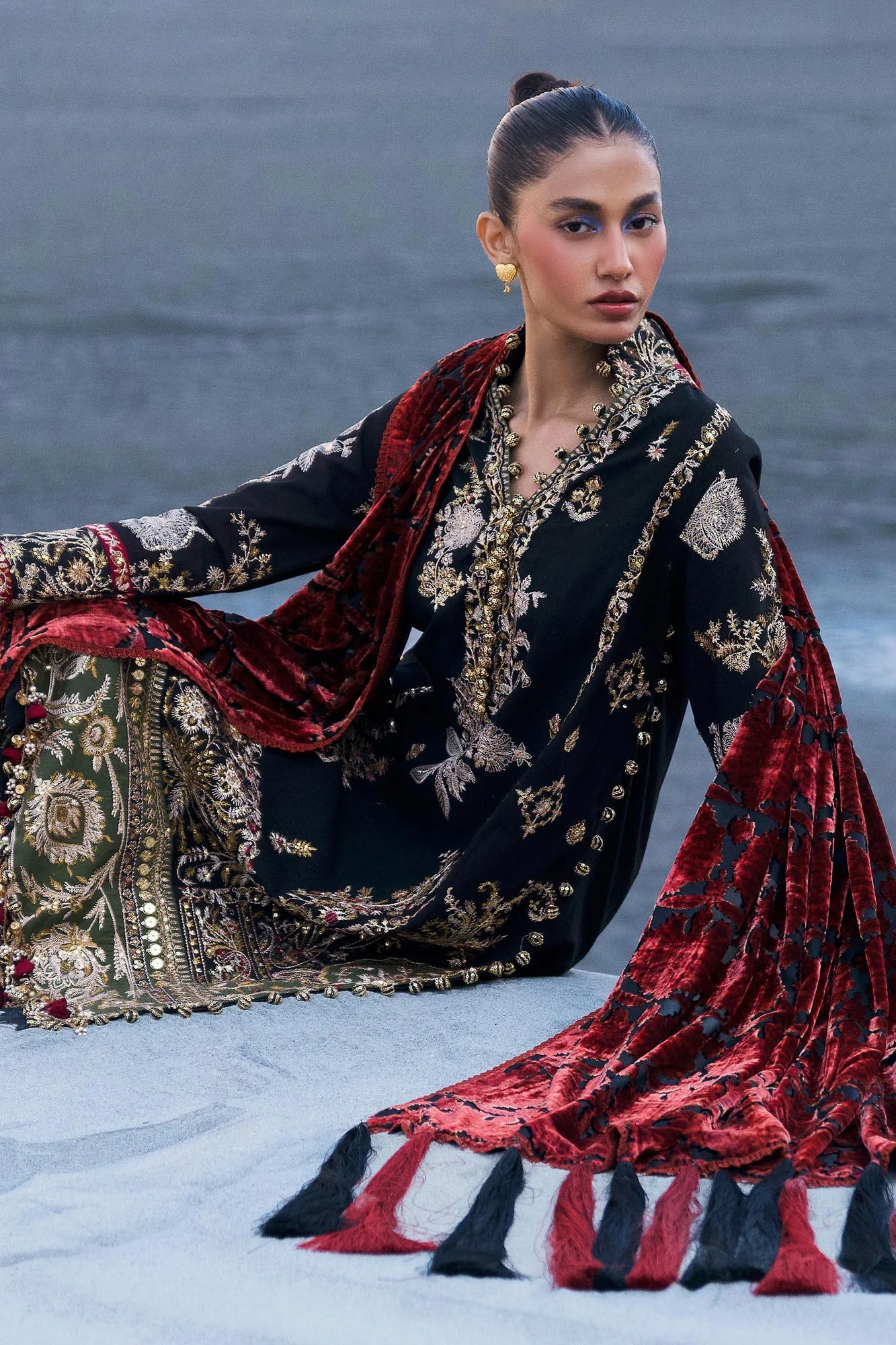 Sana Safinaz Winter Shawl 24 Black Cotton – view 2 – Poshaq