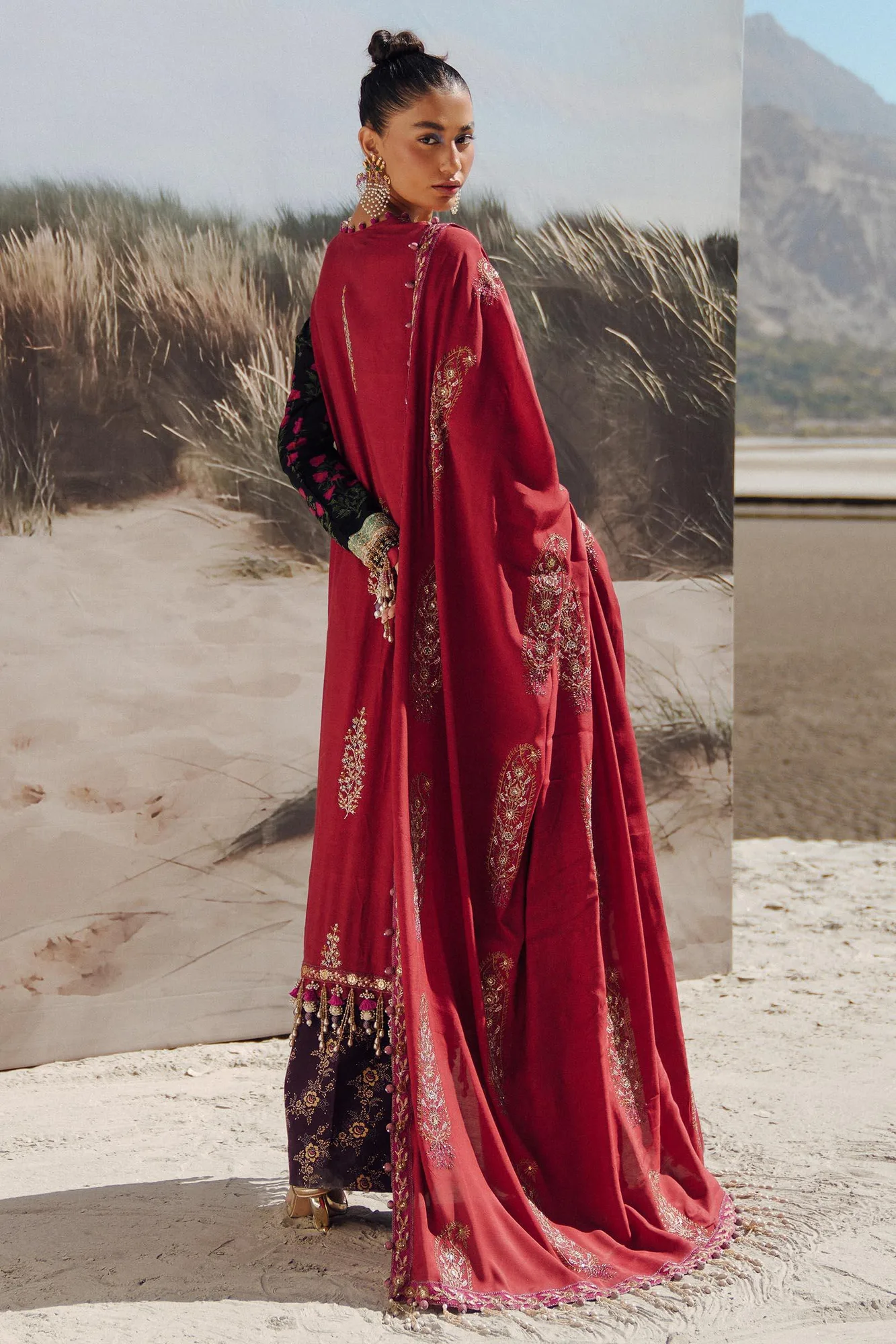 Sana Safinaz Winter Shawl 24 Maroon Raw Silk – view 2 – Poshaq