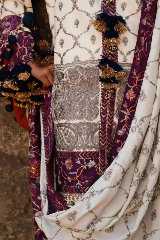 Sana Safinaz Winter Luxury 23 Off White Raw Silk – view 1 – Poshaq
