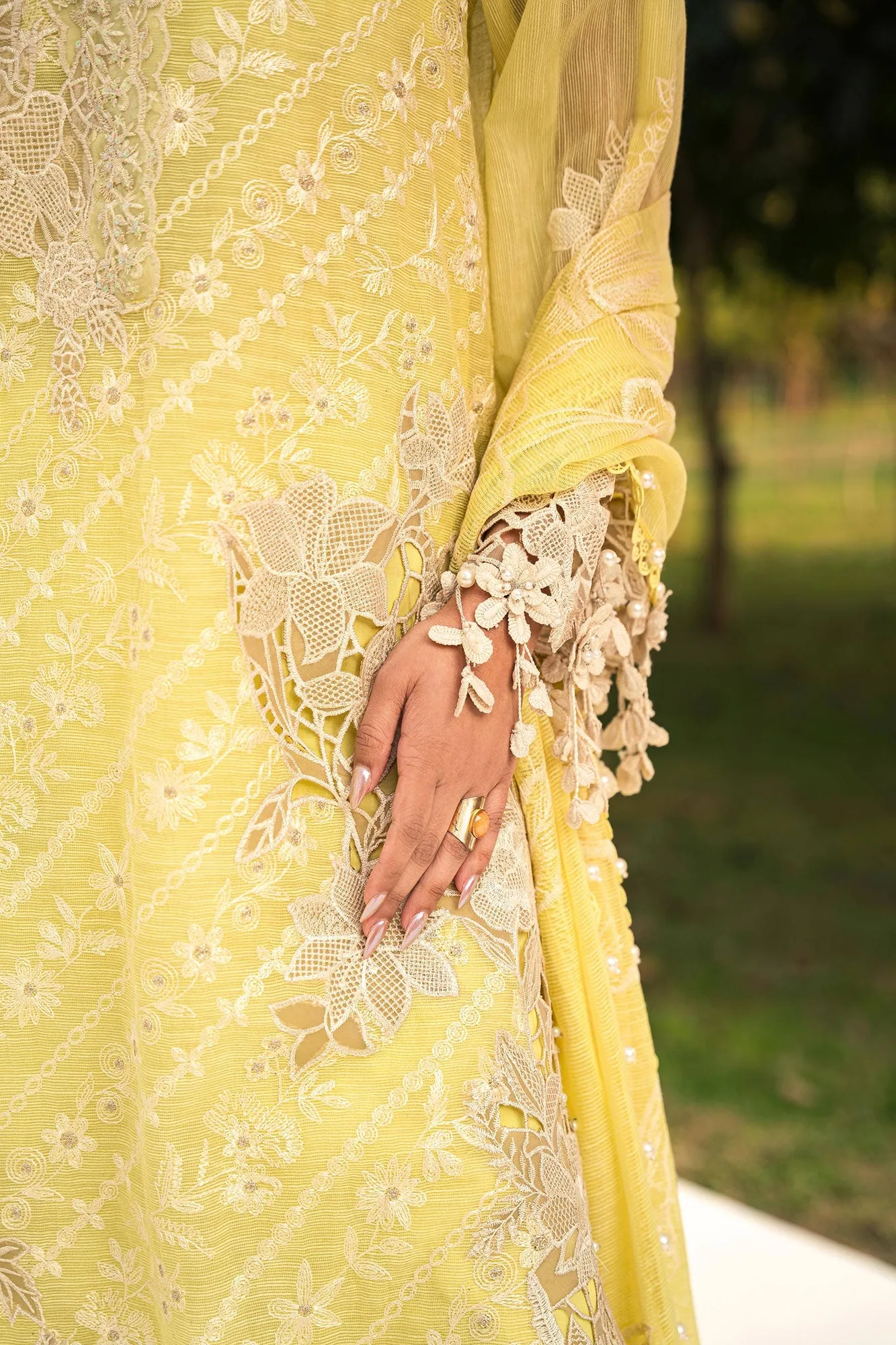 Sana Safinaz Luxury Collection 24 Yellow Organza – view 3 – Poshaq