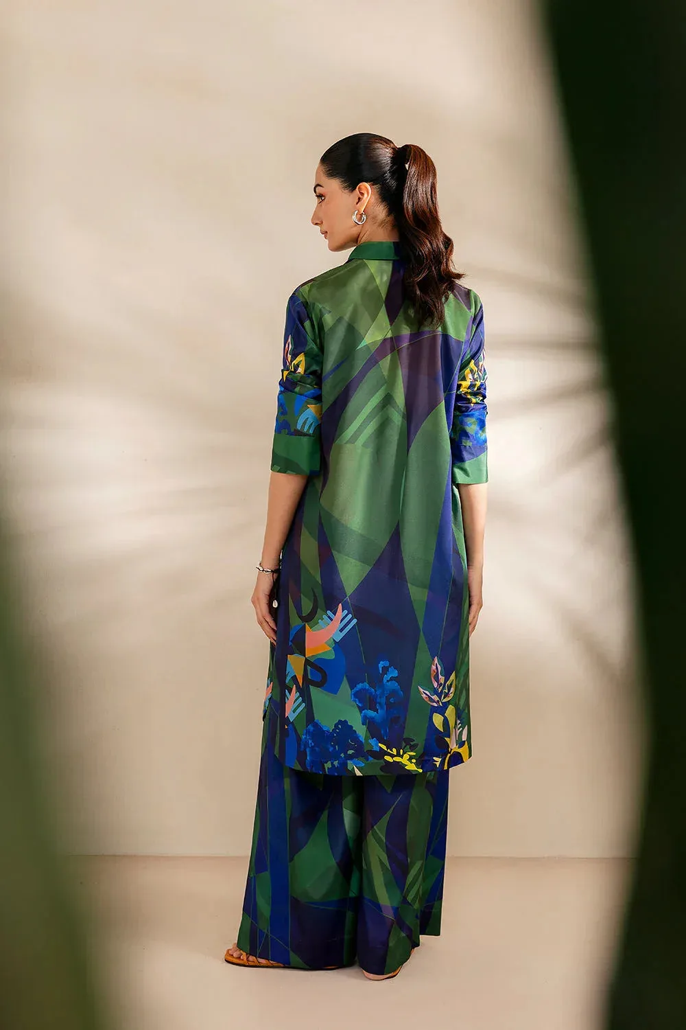 Saira Rizwan Silk Coords 25 Bottle Green Silk – view 2 – Poshaq