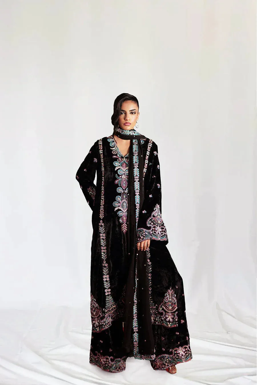 Saira Rizwan Velvet Pret 25 Black Velvet – view 1 – Poshaq