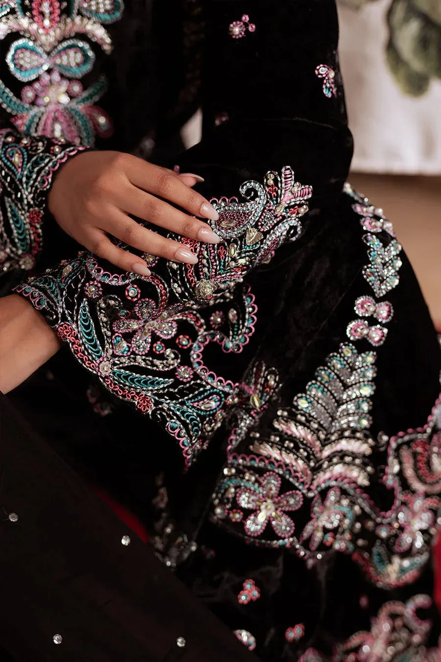 Saira Rizwan Velvet Pret 25 Black Velvet – view 5 – Poshaq